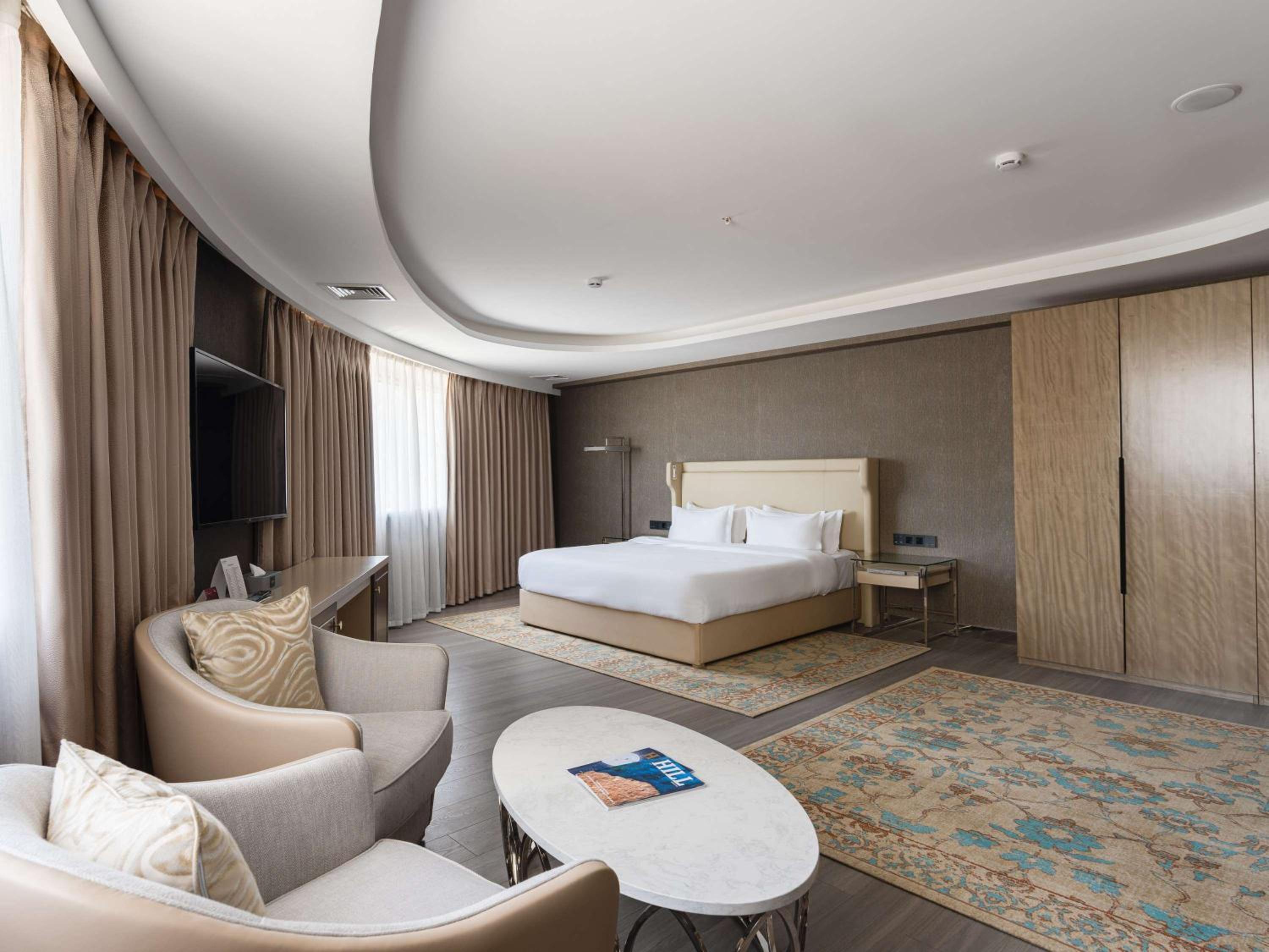 Apartment with One Double and Two Twin Beds