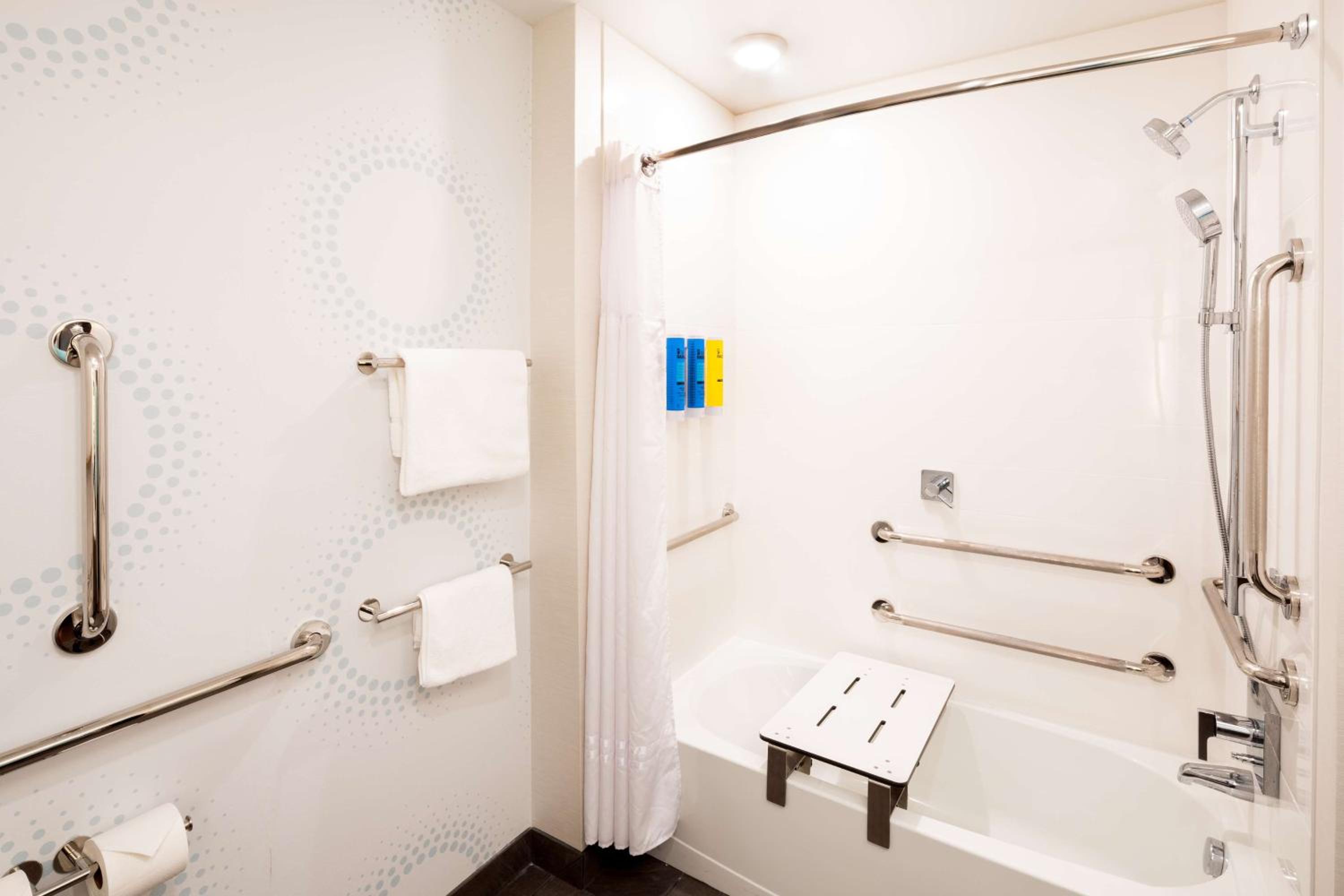 King Room with Walk-In Shower - Photo 12