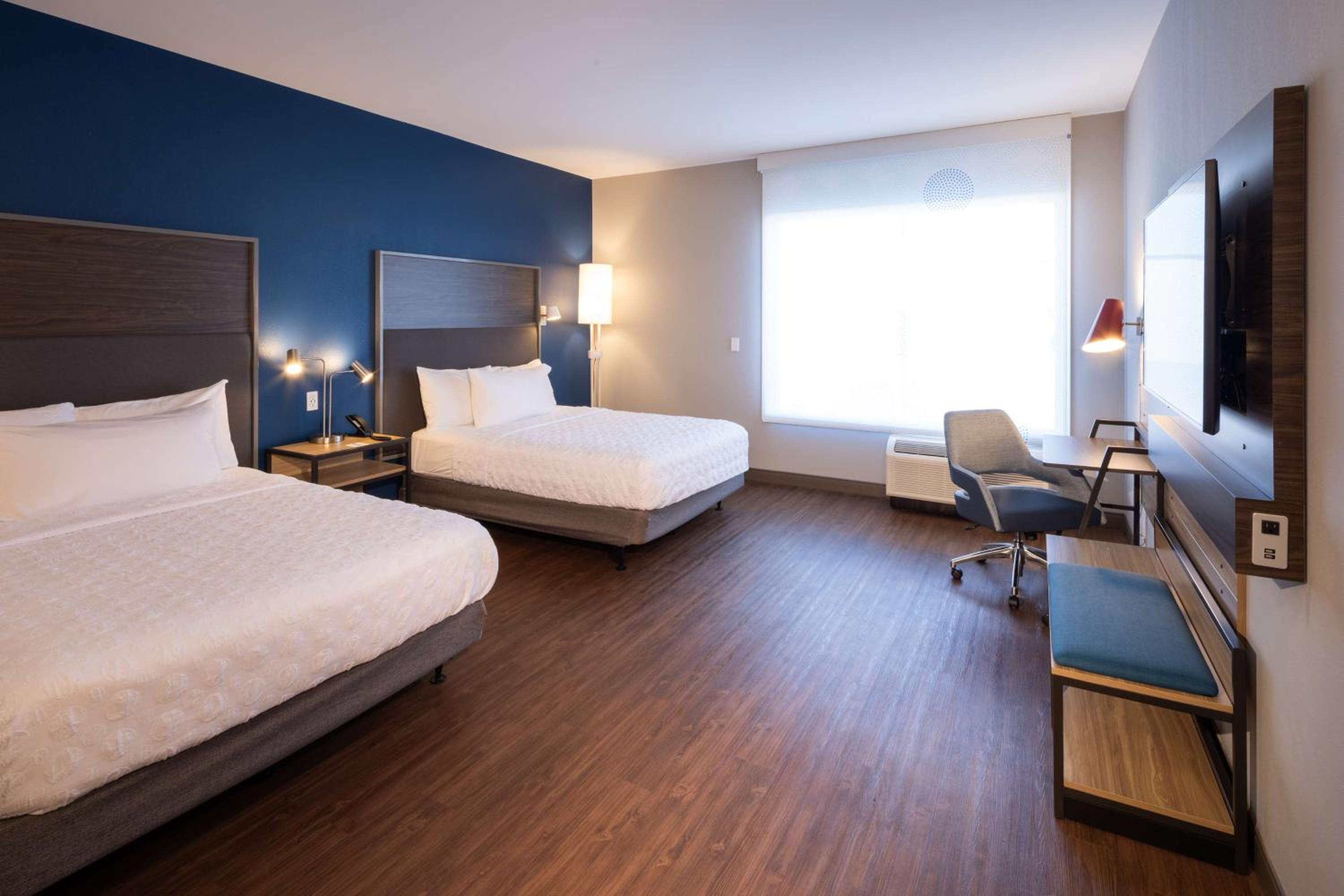 Queen Room with Two Queen Beds and Walk-In Shower - Photo 12