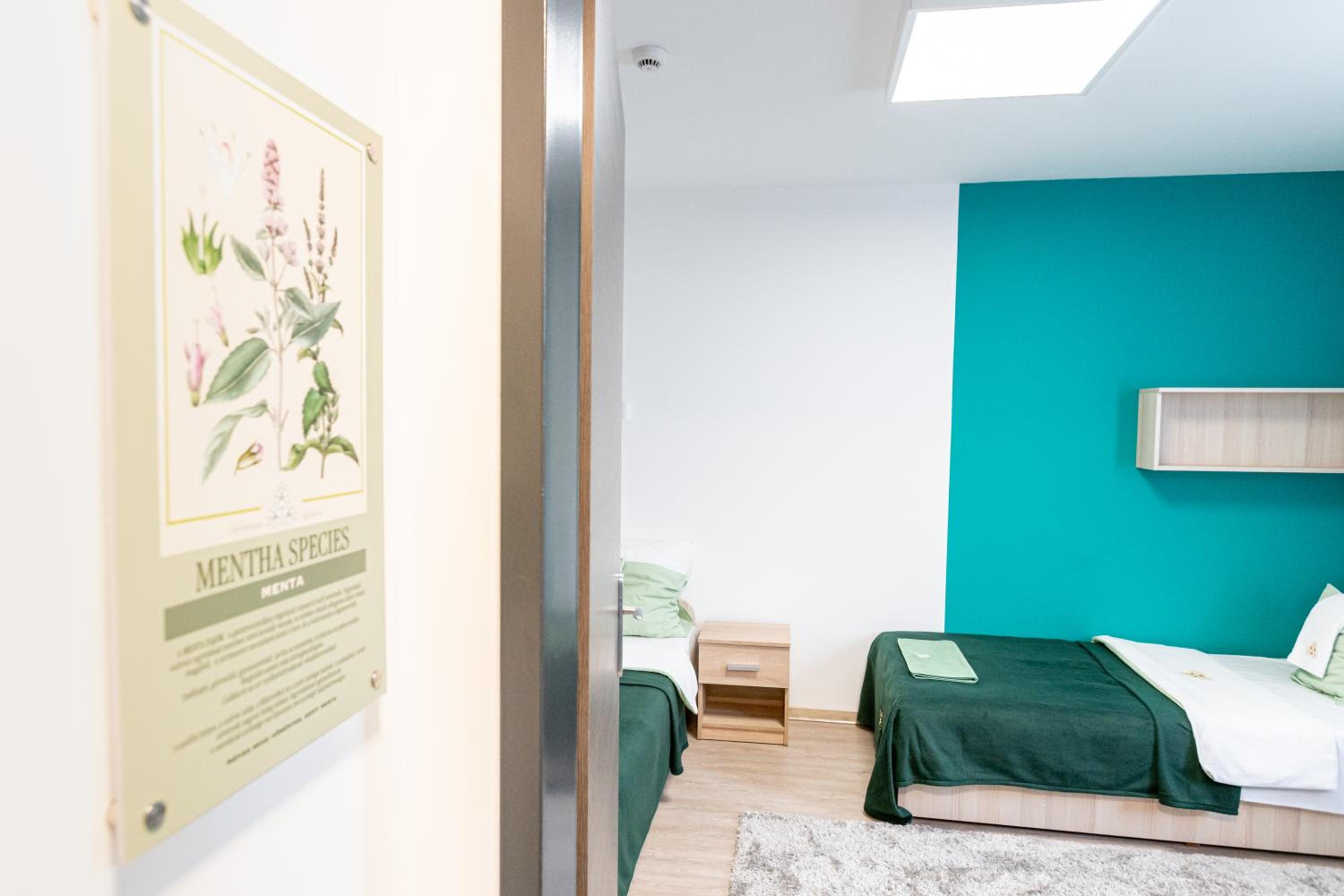 Quadruple Room with Private Bathroom photo 1