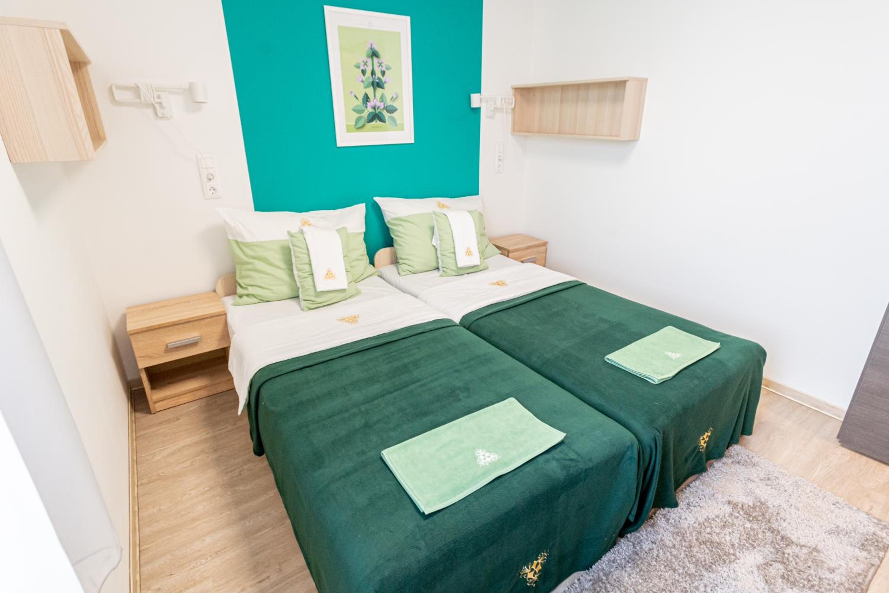 Quadruple Room with Private Bathroom photo 3