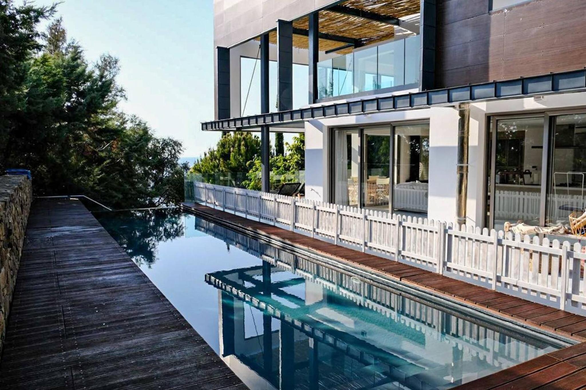 Villa photo 1