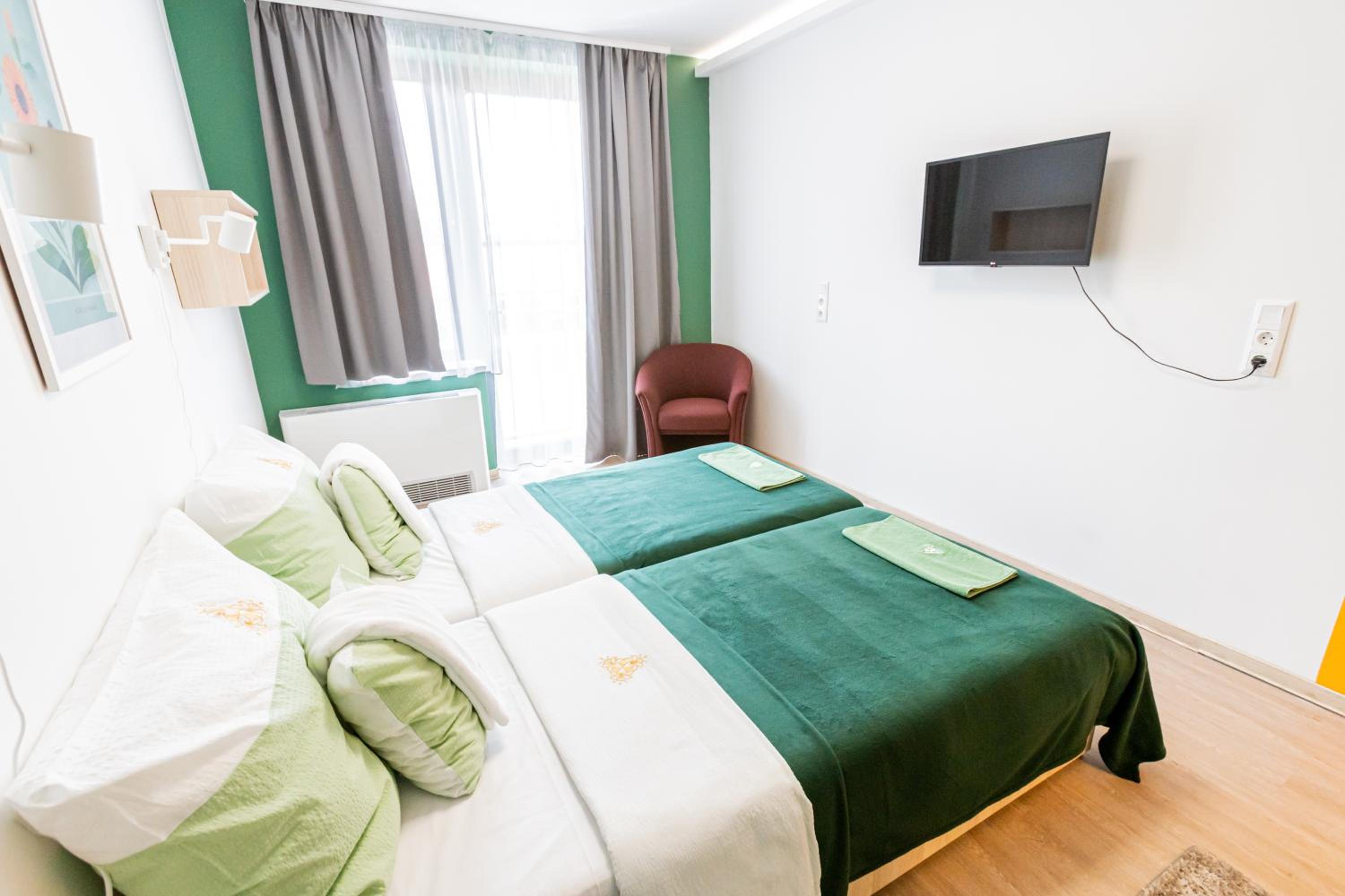 Double Room with Private Bathroom photo 3