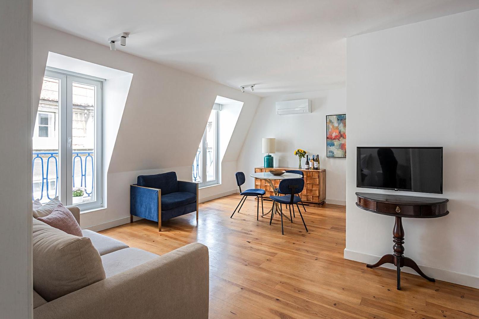 Superior One-Bedroom Apartment - Photo 27