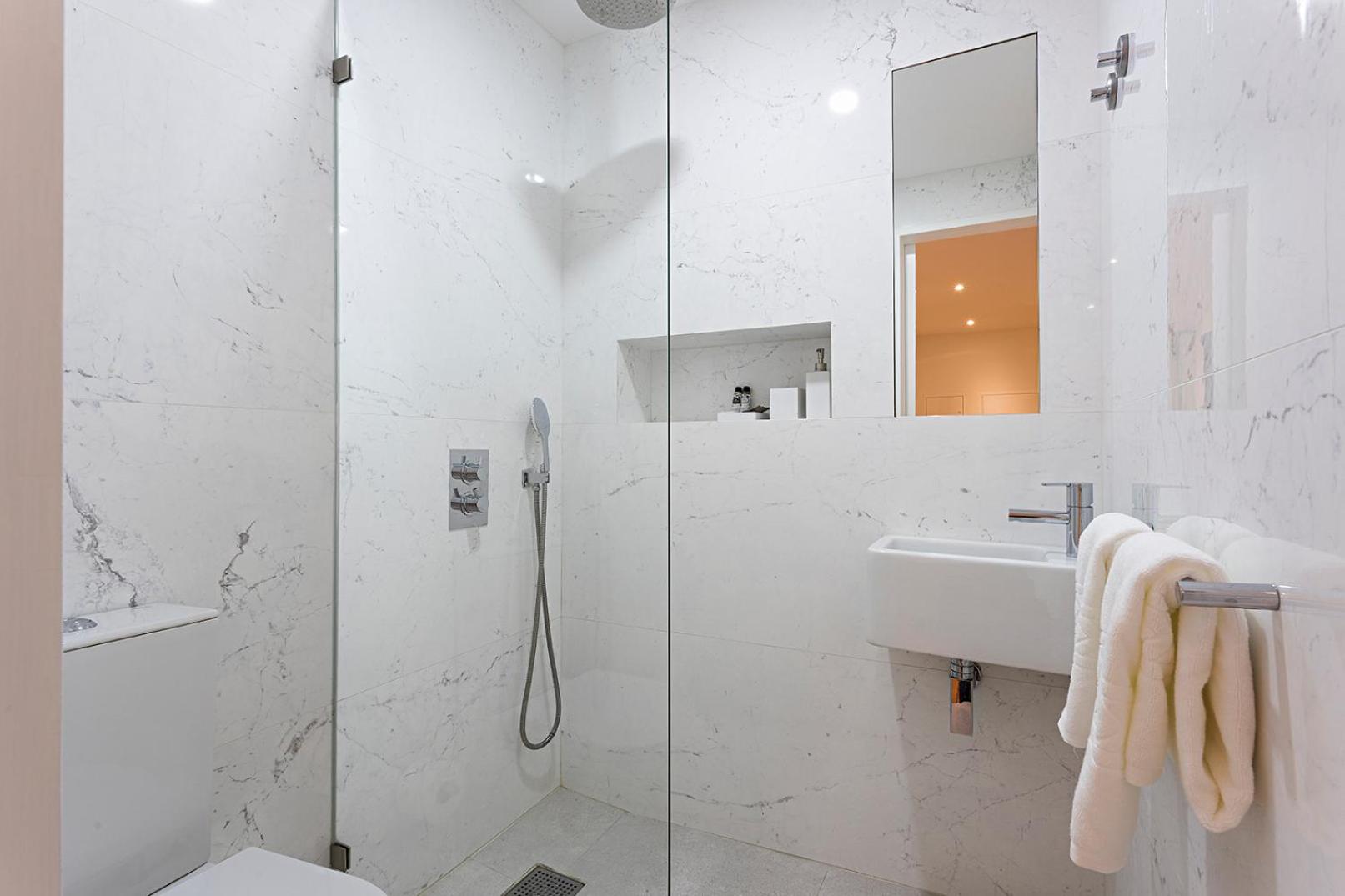 Superior Two-Bedroom Apartment with Balcony and Garden View - Photo 22