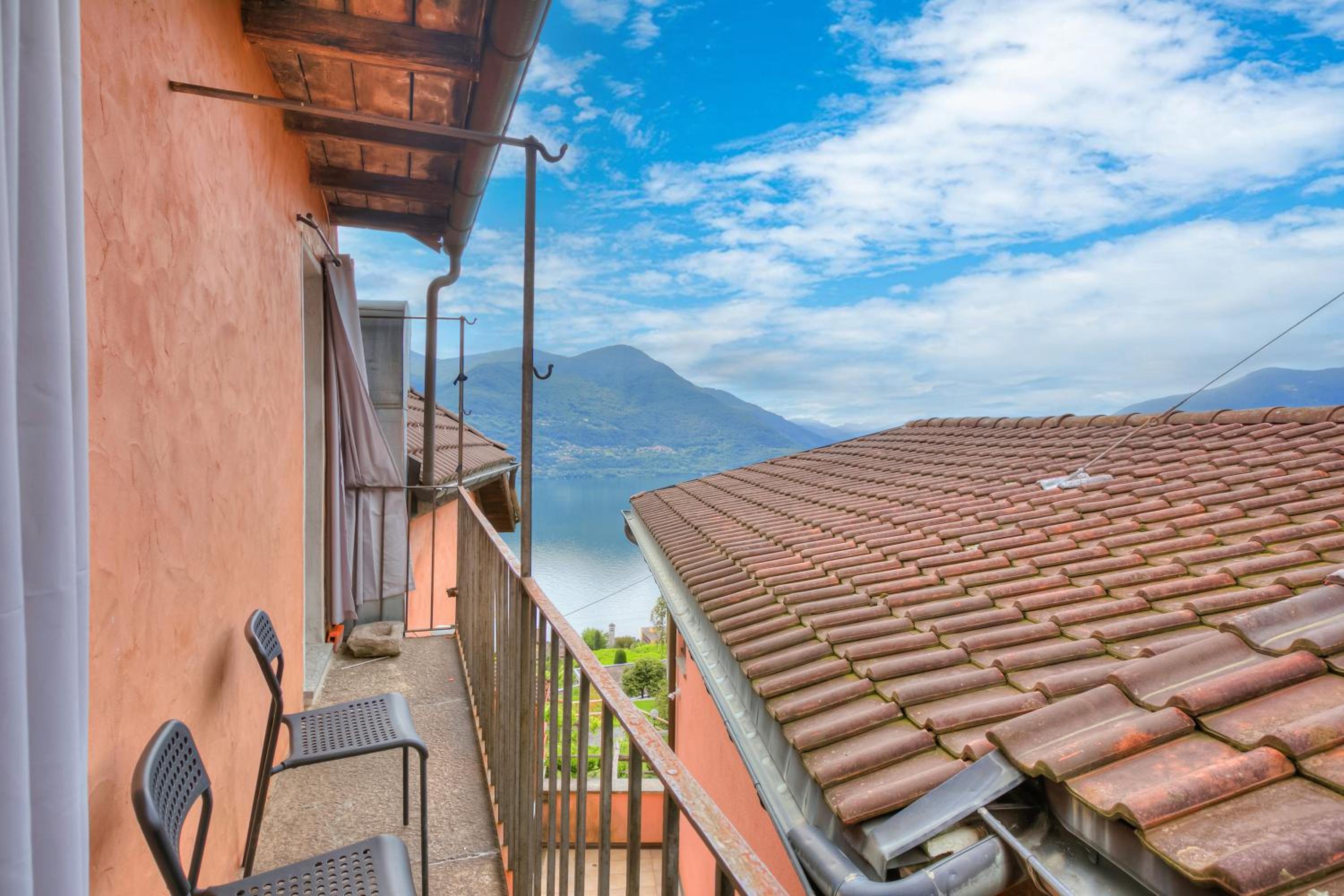 Apartment with Lake View photo 2