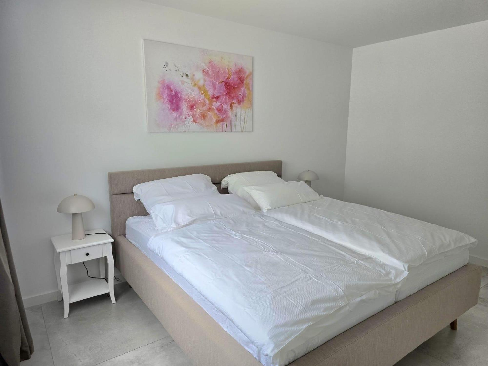 Two-Bedroom Apartment with Shower photo 3
