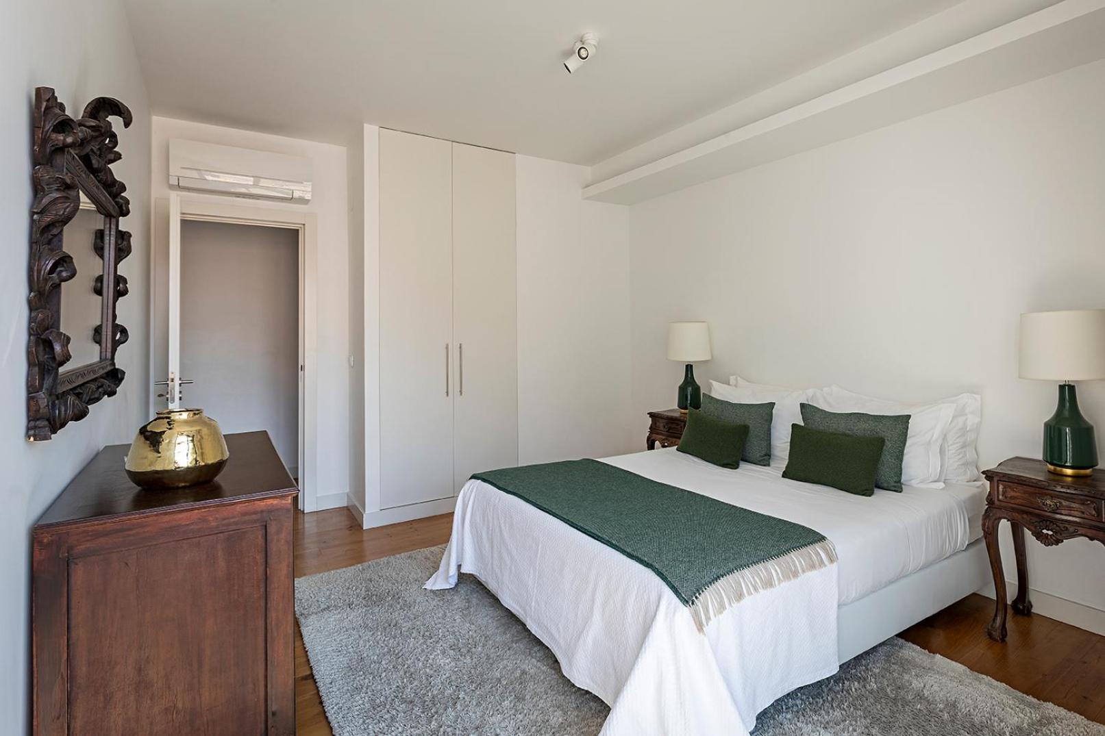 Superior Two-Bedroom Apartment with Balcony and Garden View - Photo 52
