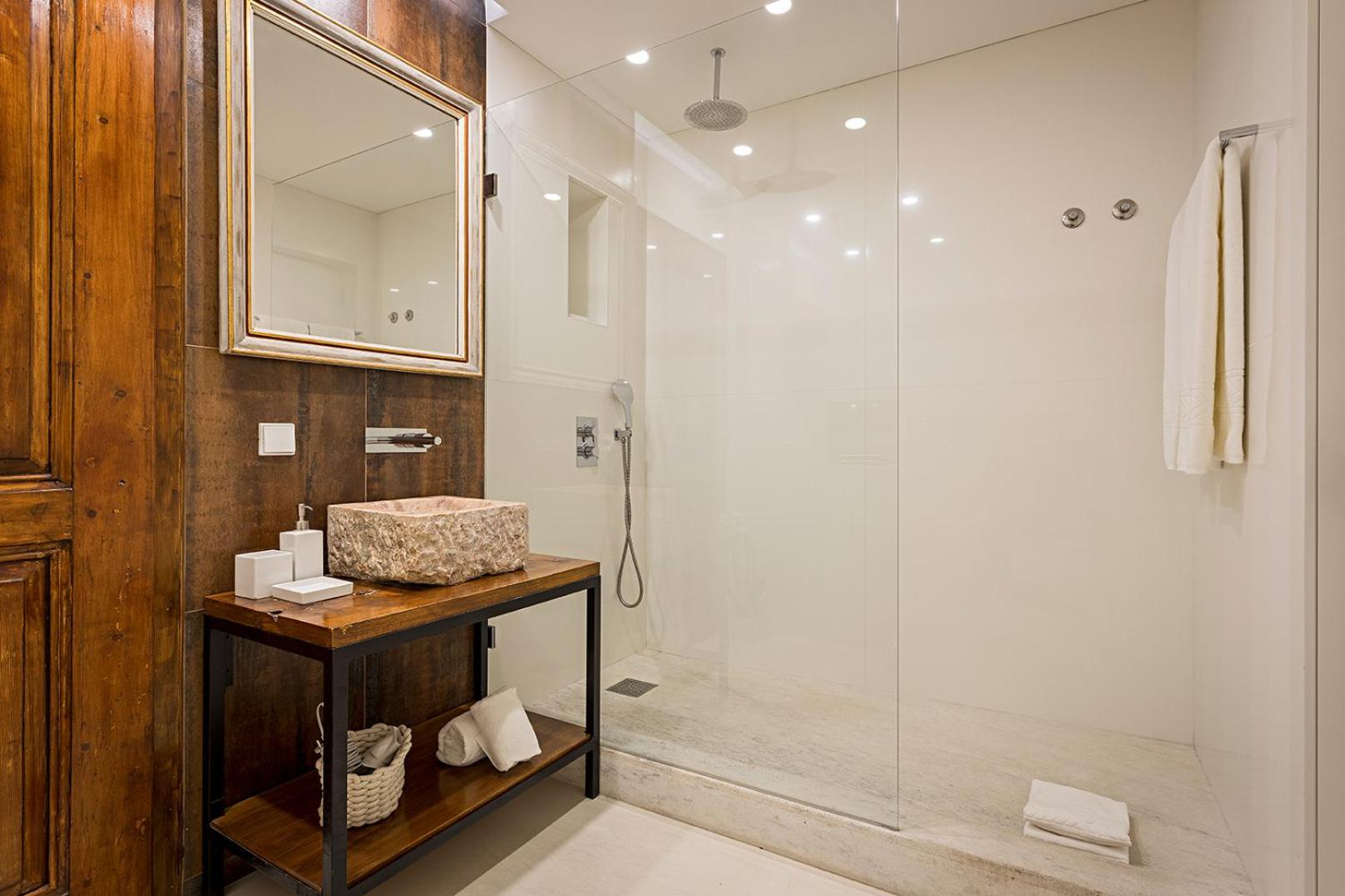 Superior Two-Bedroom Apartment with Balcony and Garden View - Photo 45