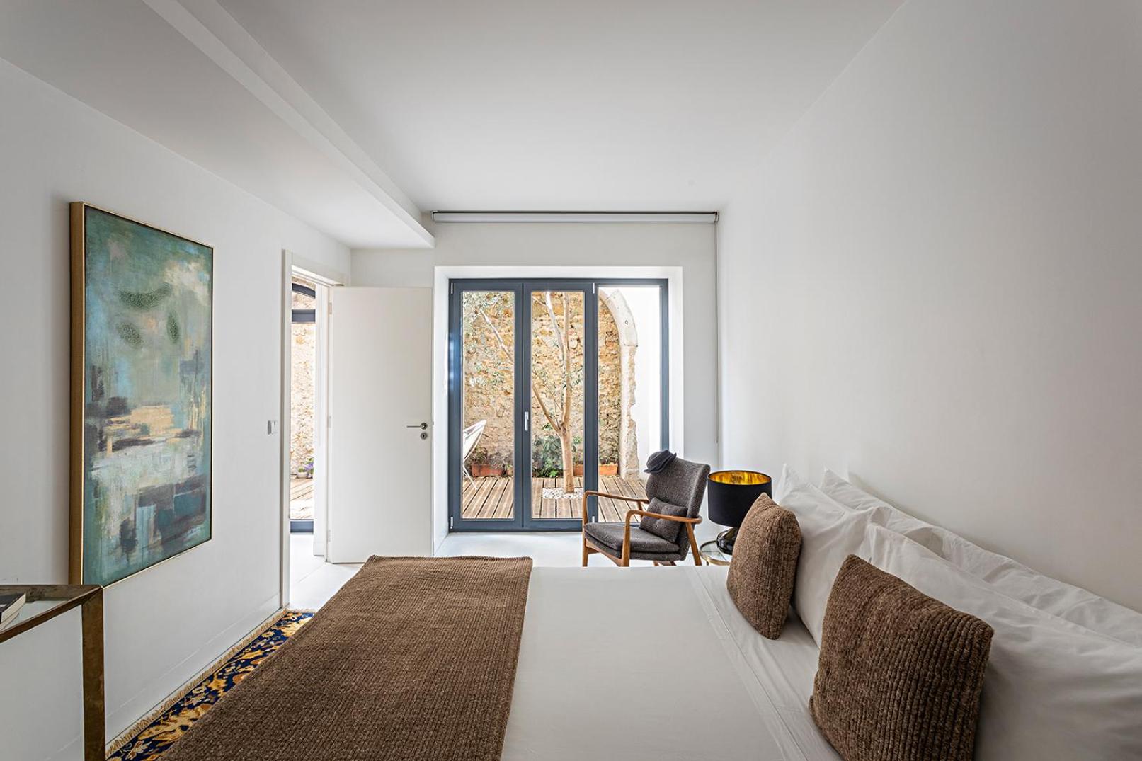 Deluxe One-Bedroom Apartment and Private Garden - Photo 14