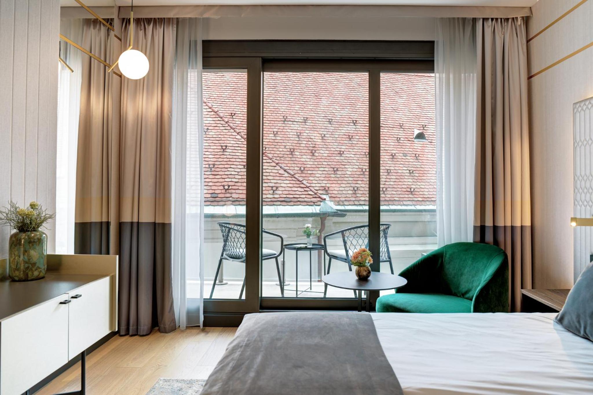 Apartment with Balcony - Photo 1