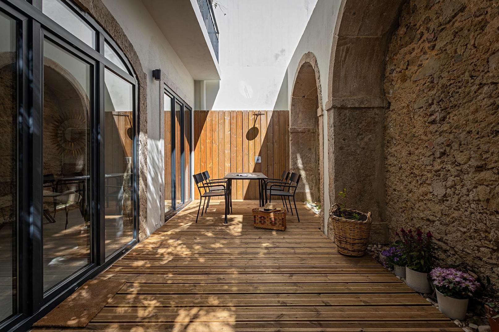 Deluxe One-Bedroom Apartment and Private Garden - Photo 20