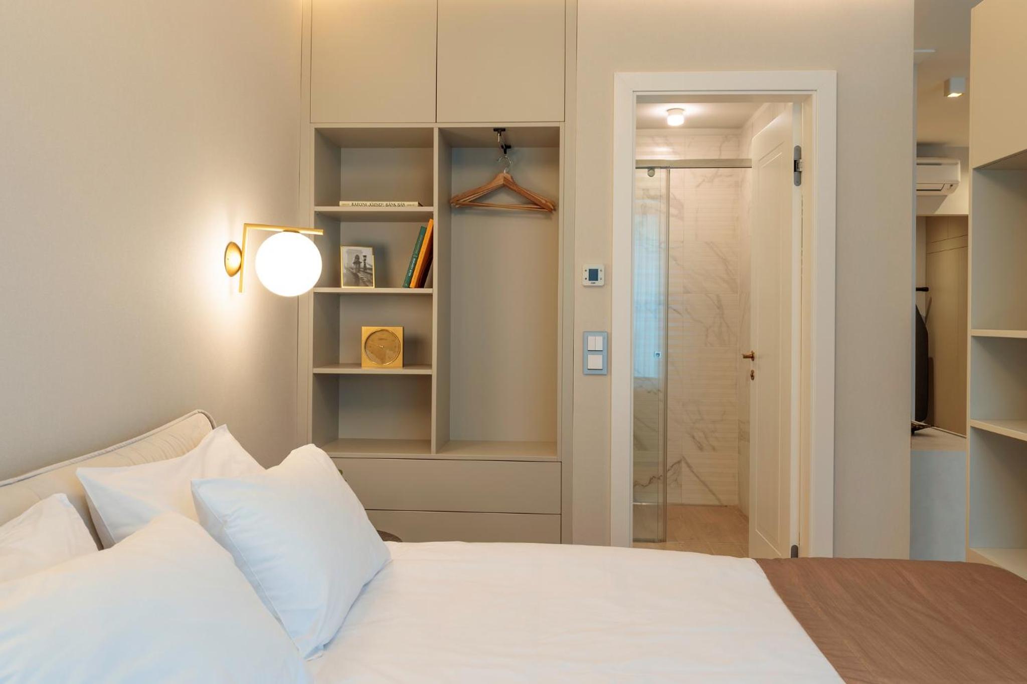 Deluxe Suite - Photo 18