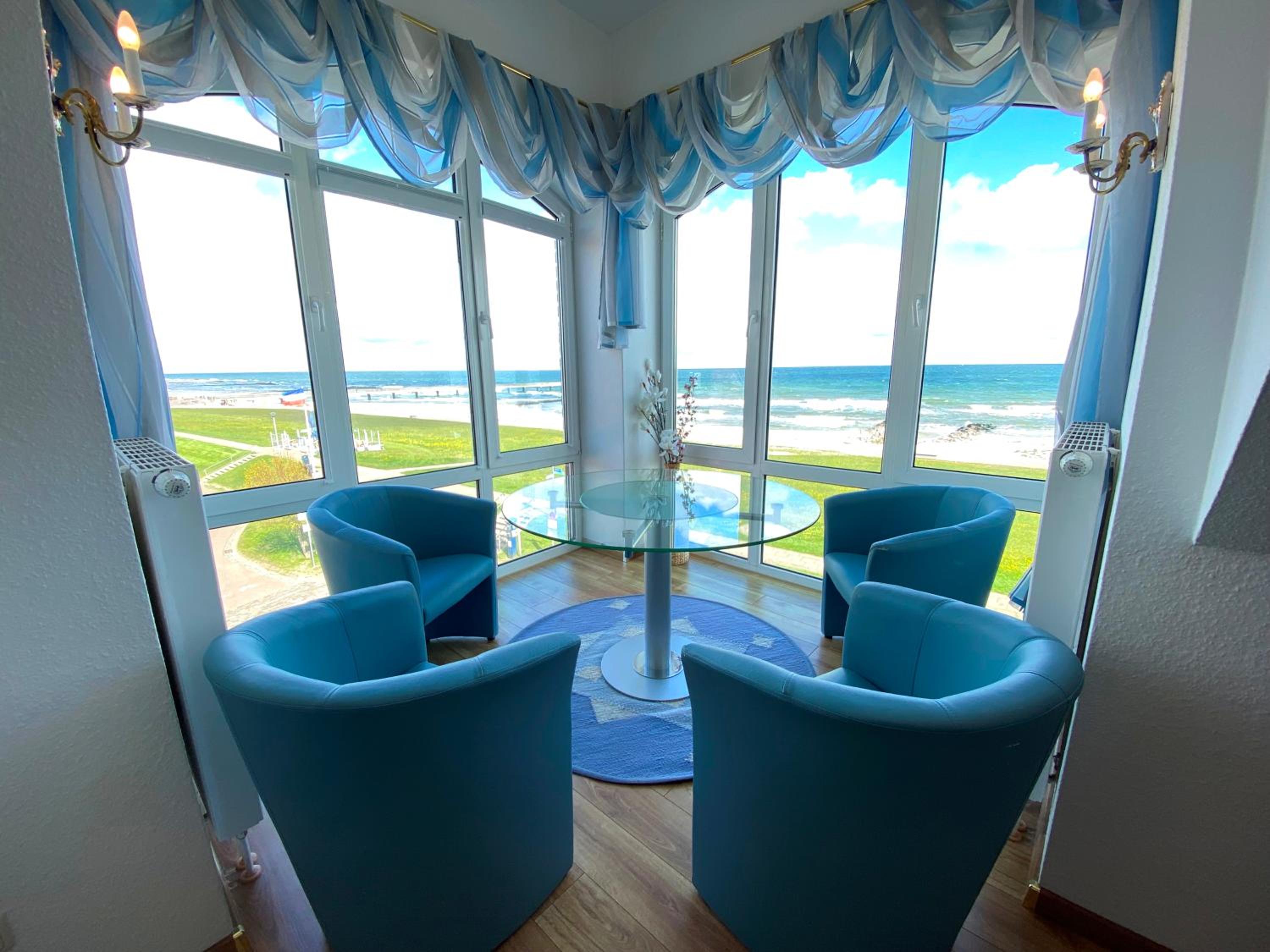 Apartment with Sea View photo 2