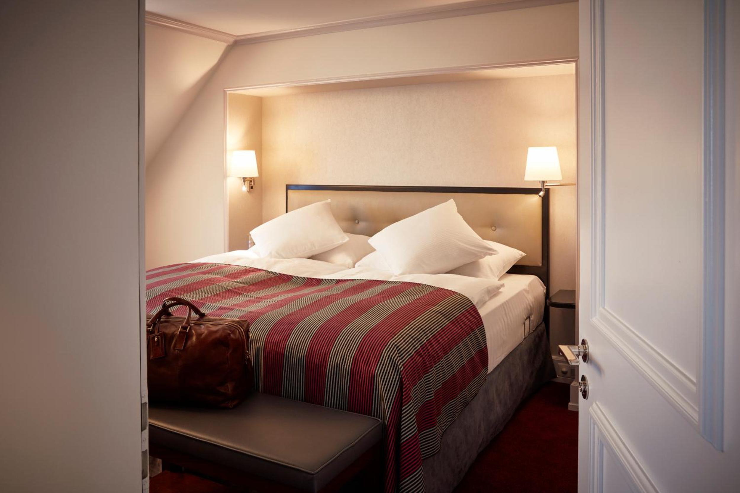 Deluxe Suite - Photo 2