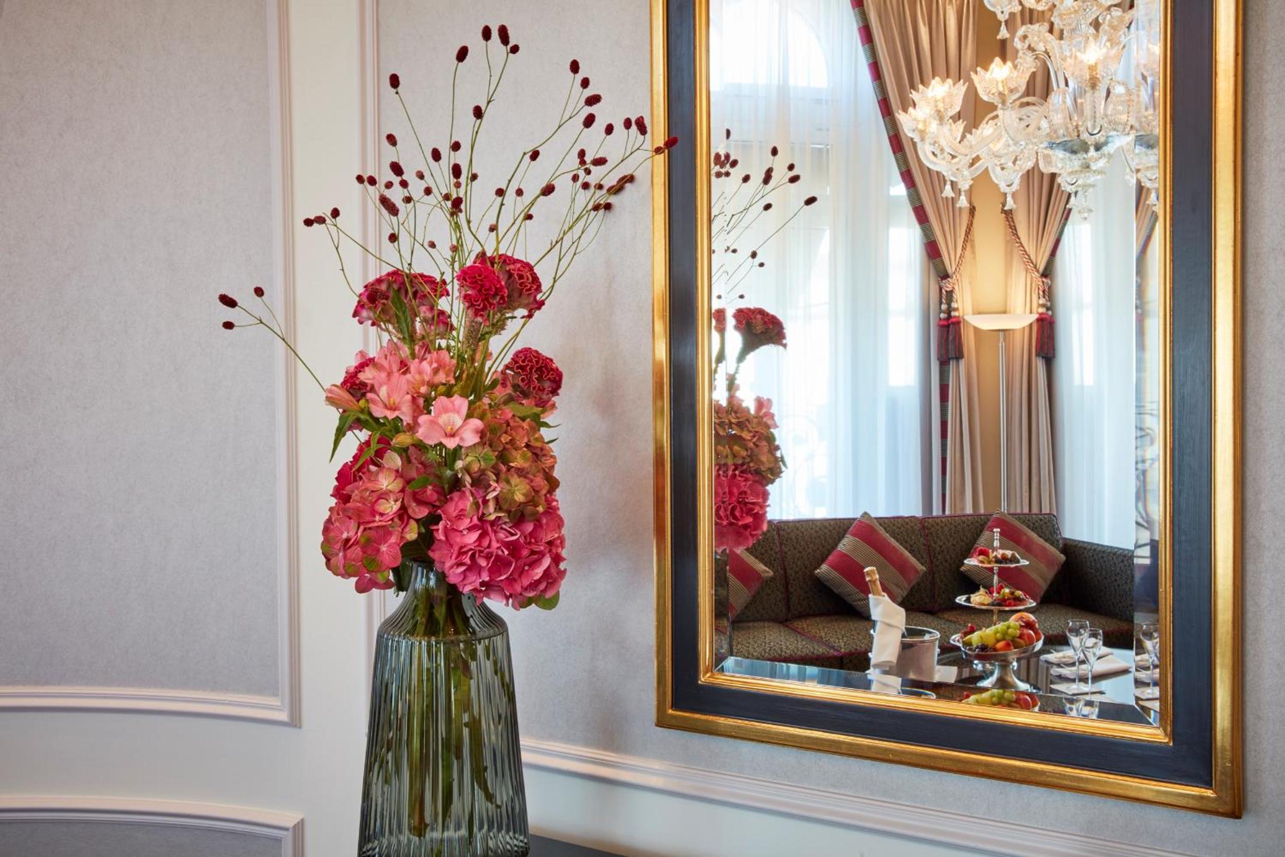 Deluxe Suite - Photo 5