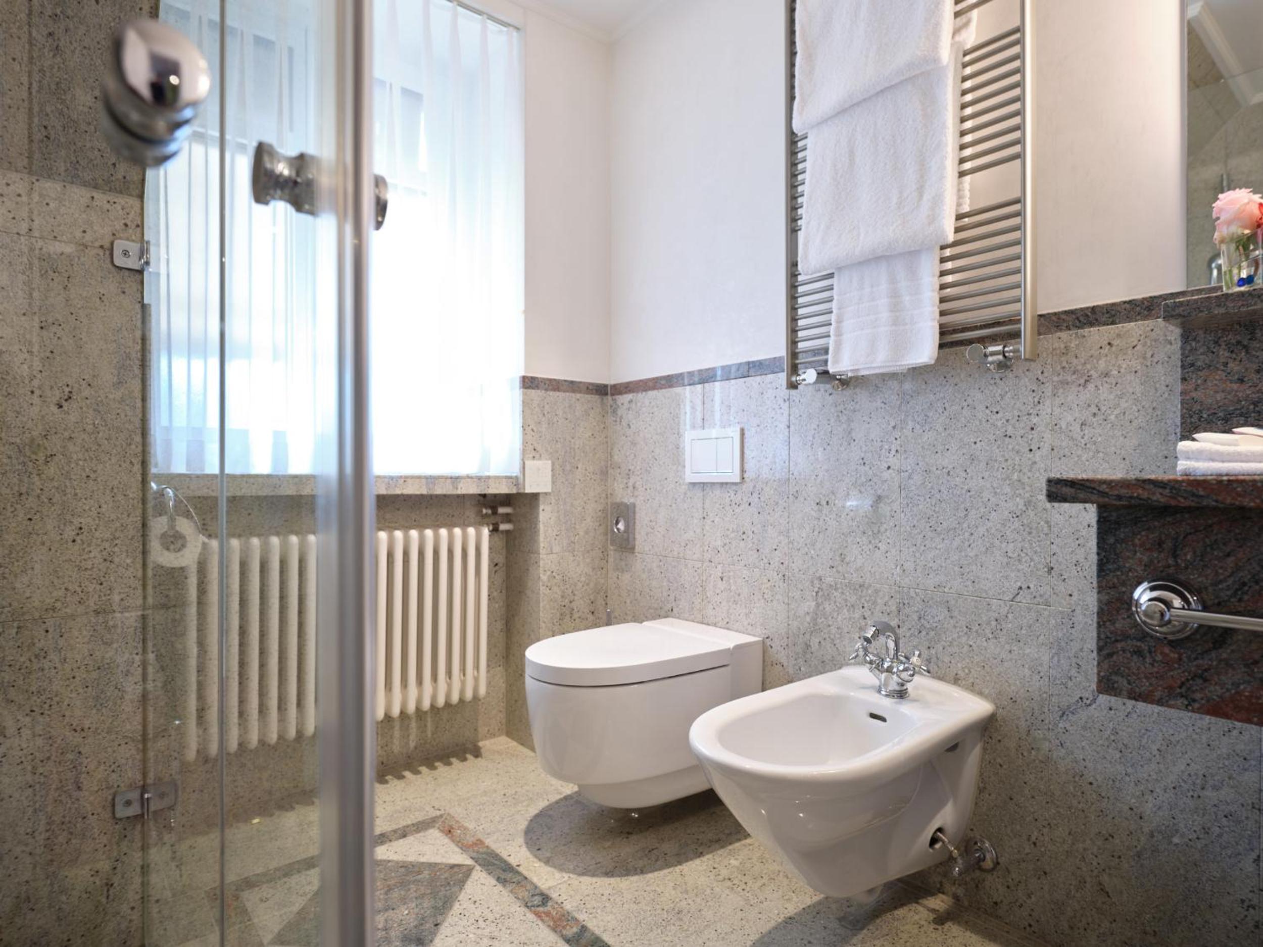 Deluxe Suite - Photo 7