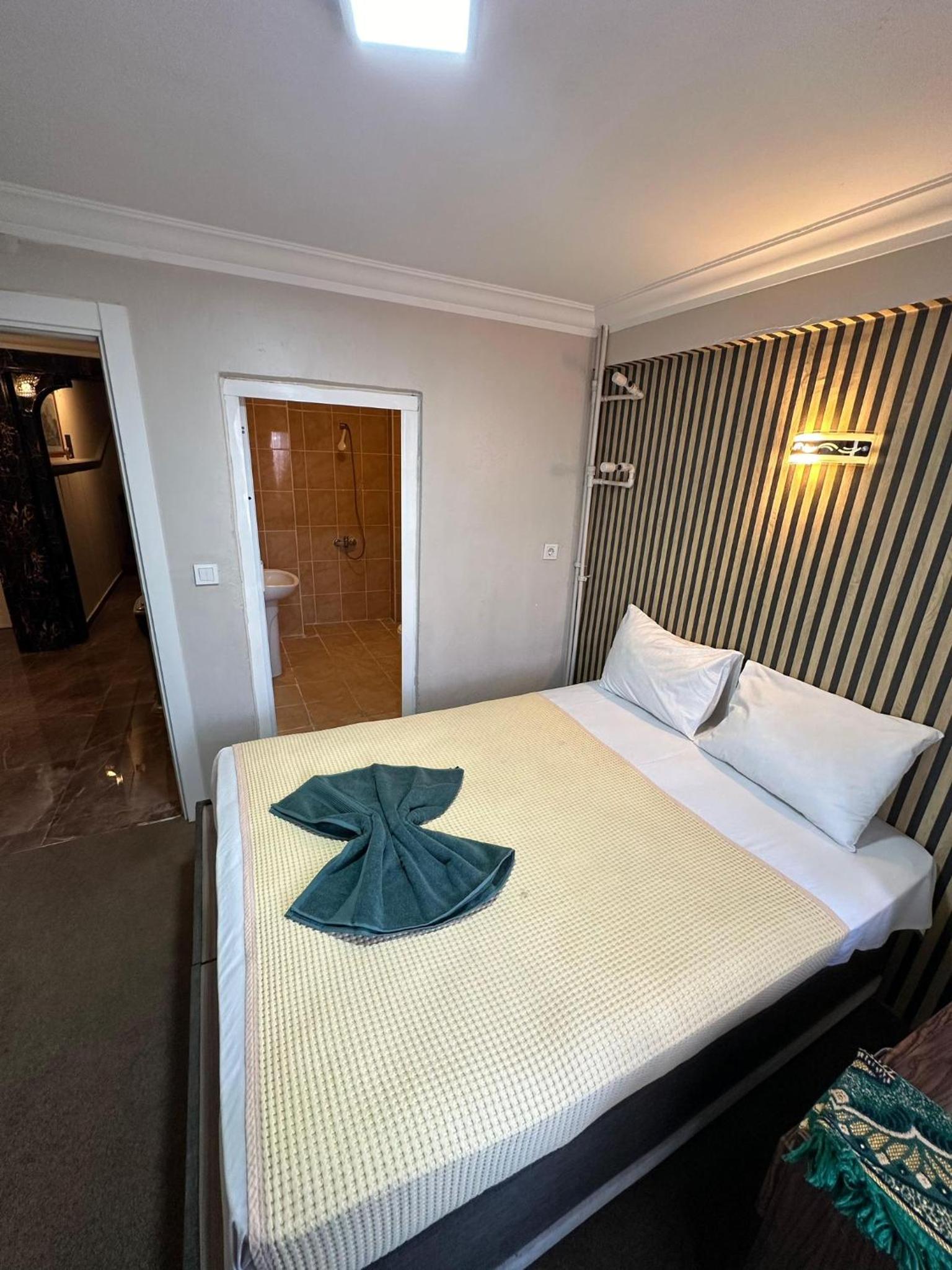 Double Room with Private Bathroom photo 2