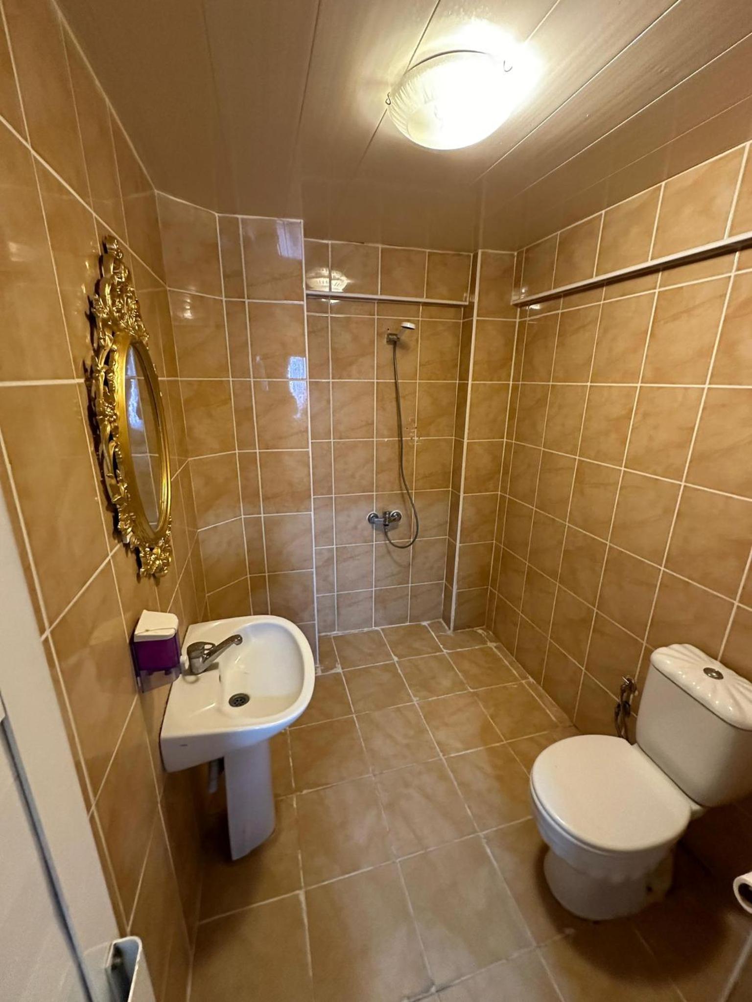 Double Room with Private Bathroom photo 3