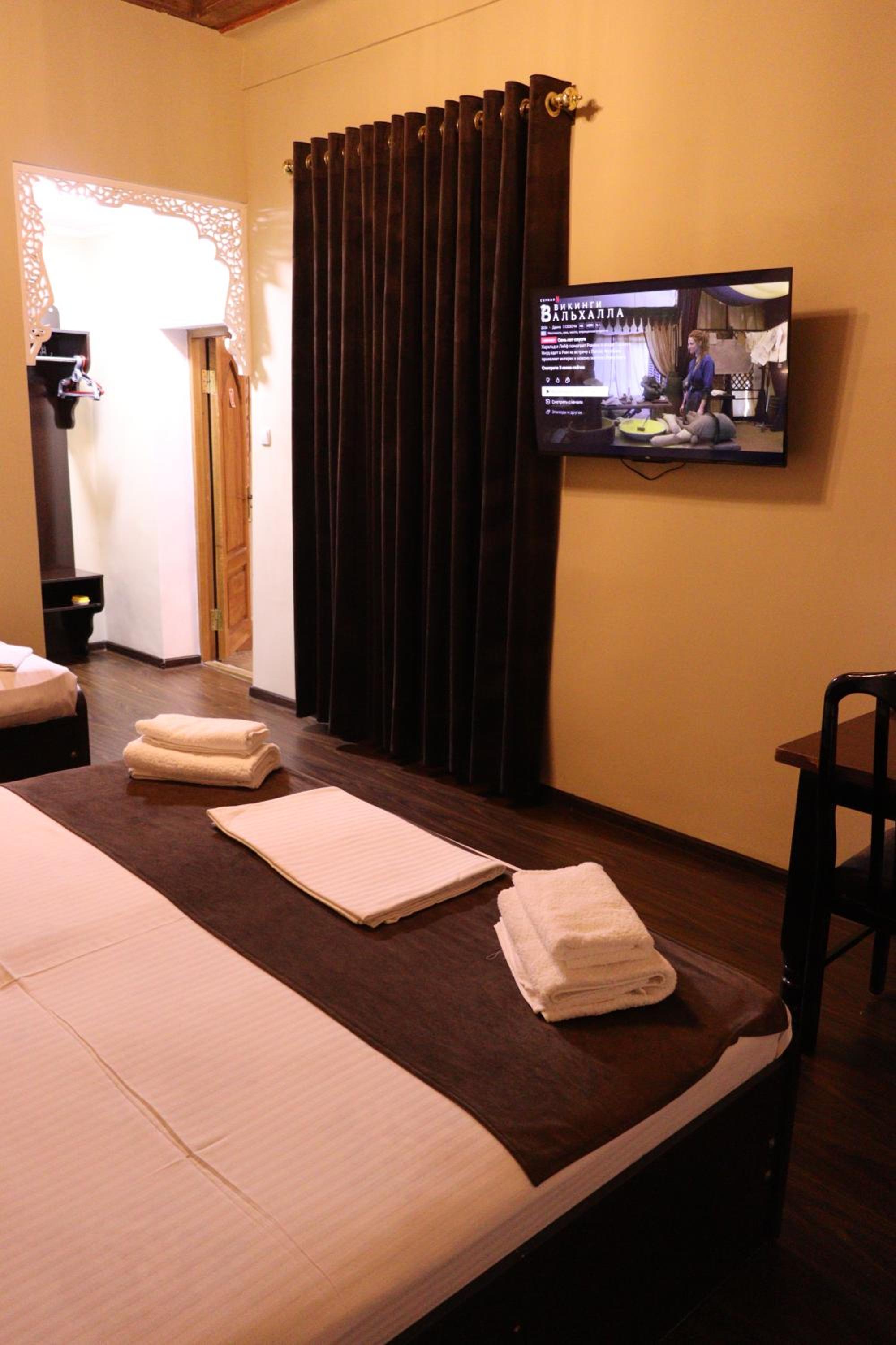 Comfort Triple Room with Shower photo 2