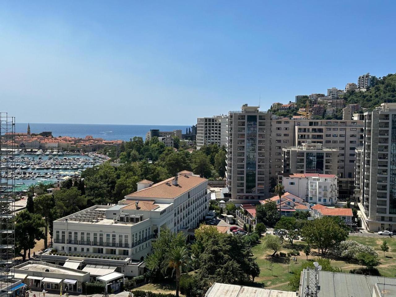 Deluxe Double Room With Side Sea View