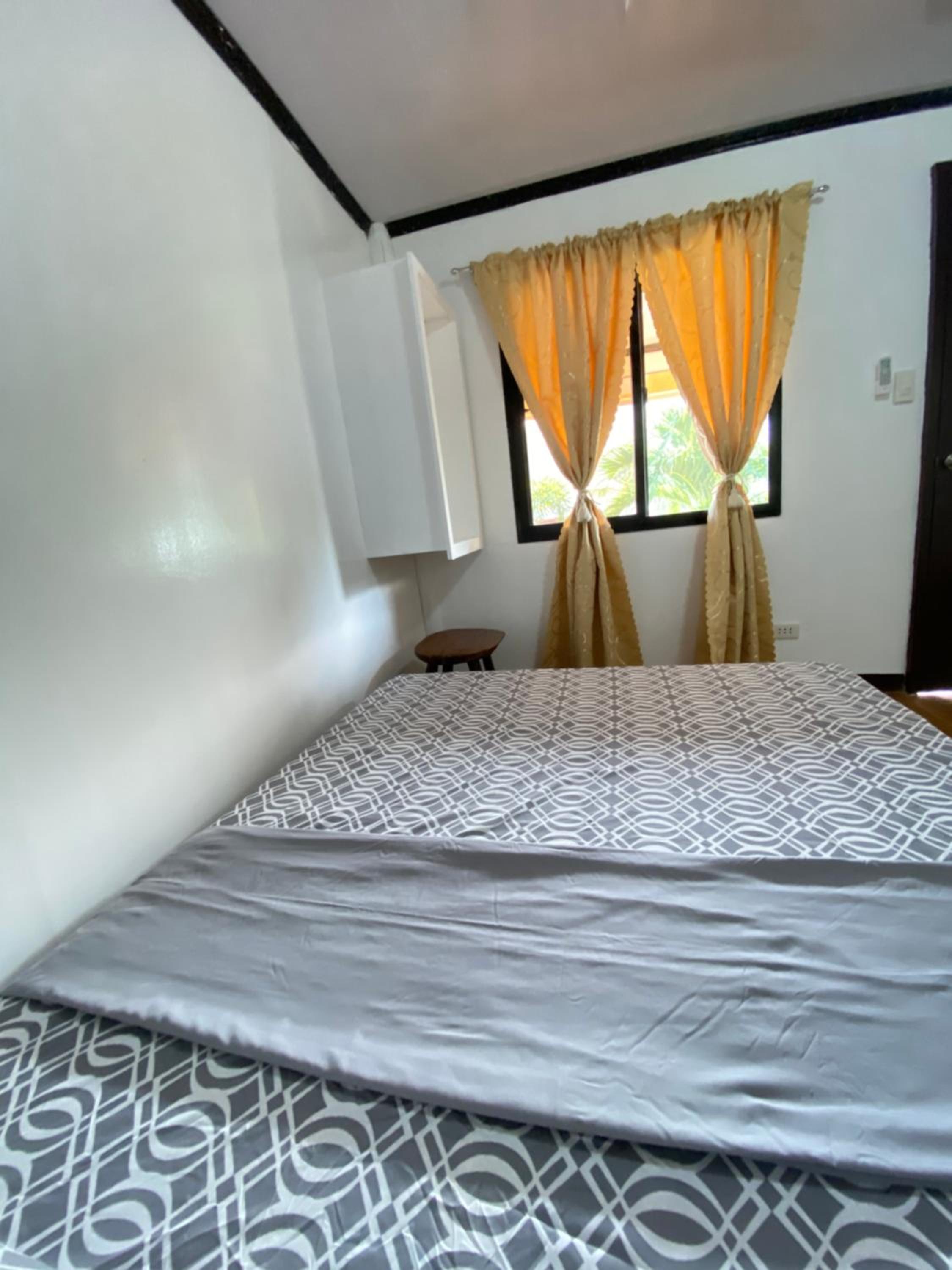 Apartment with View and Balcony - Photo 8