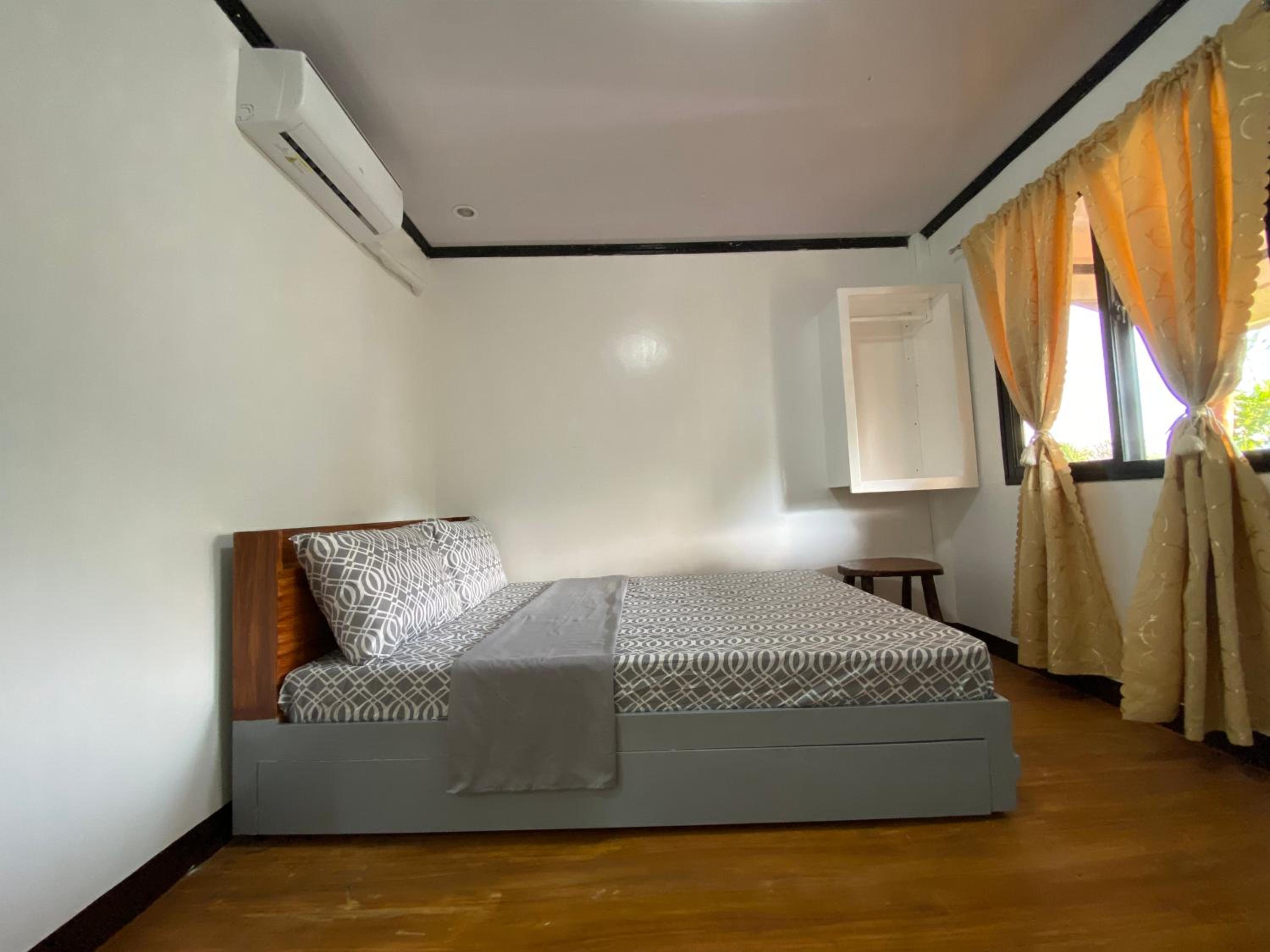 Apartment with View and Balcony - Photo 7