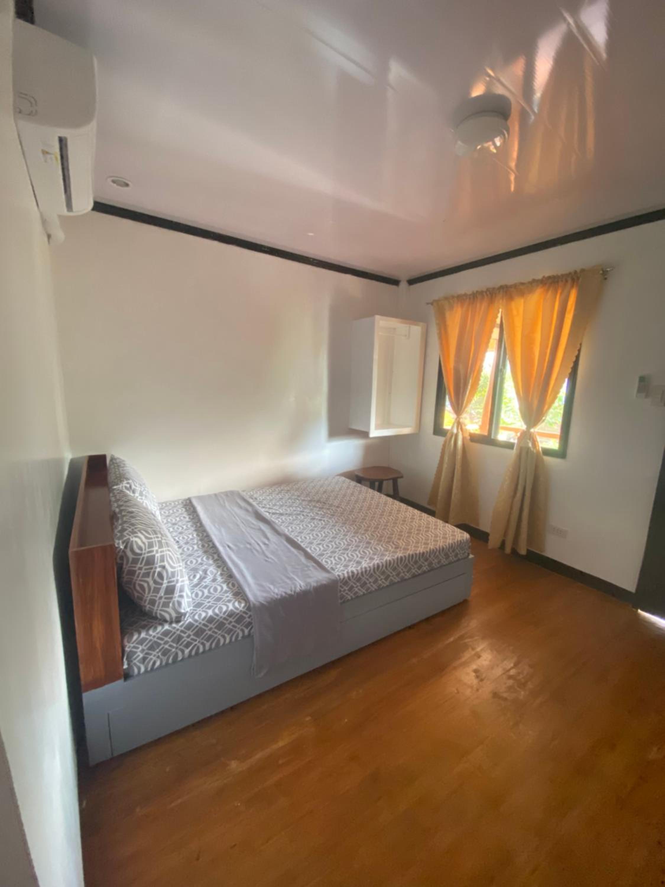 Apartment with View and Balcony - Photo 3