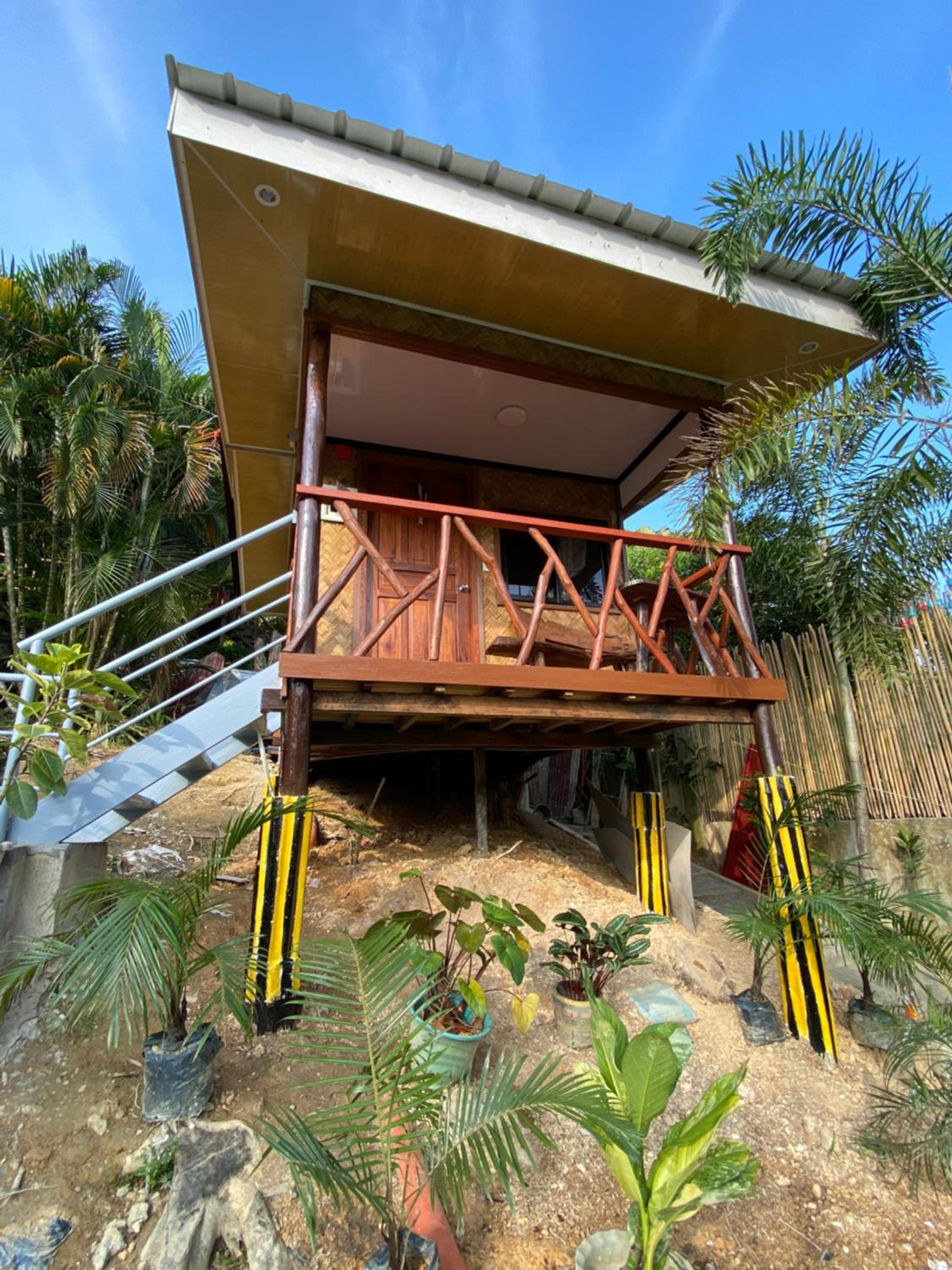 Apartment with Mountain View - Photo 2