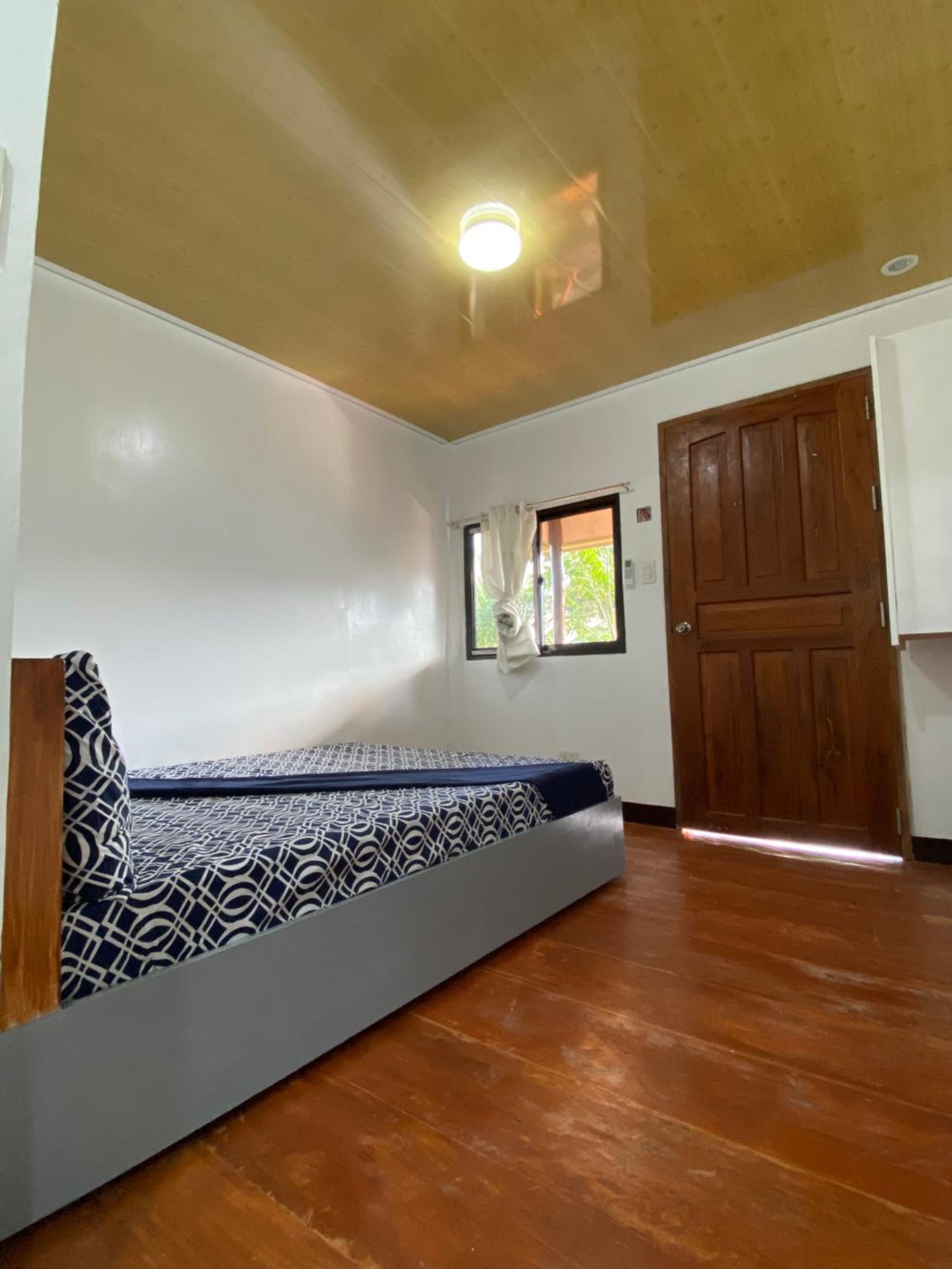 Apartment with Mountain View - Photo 1