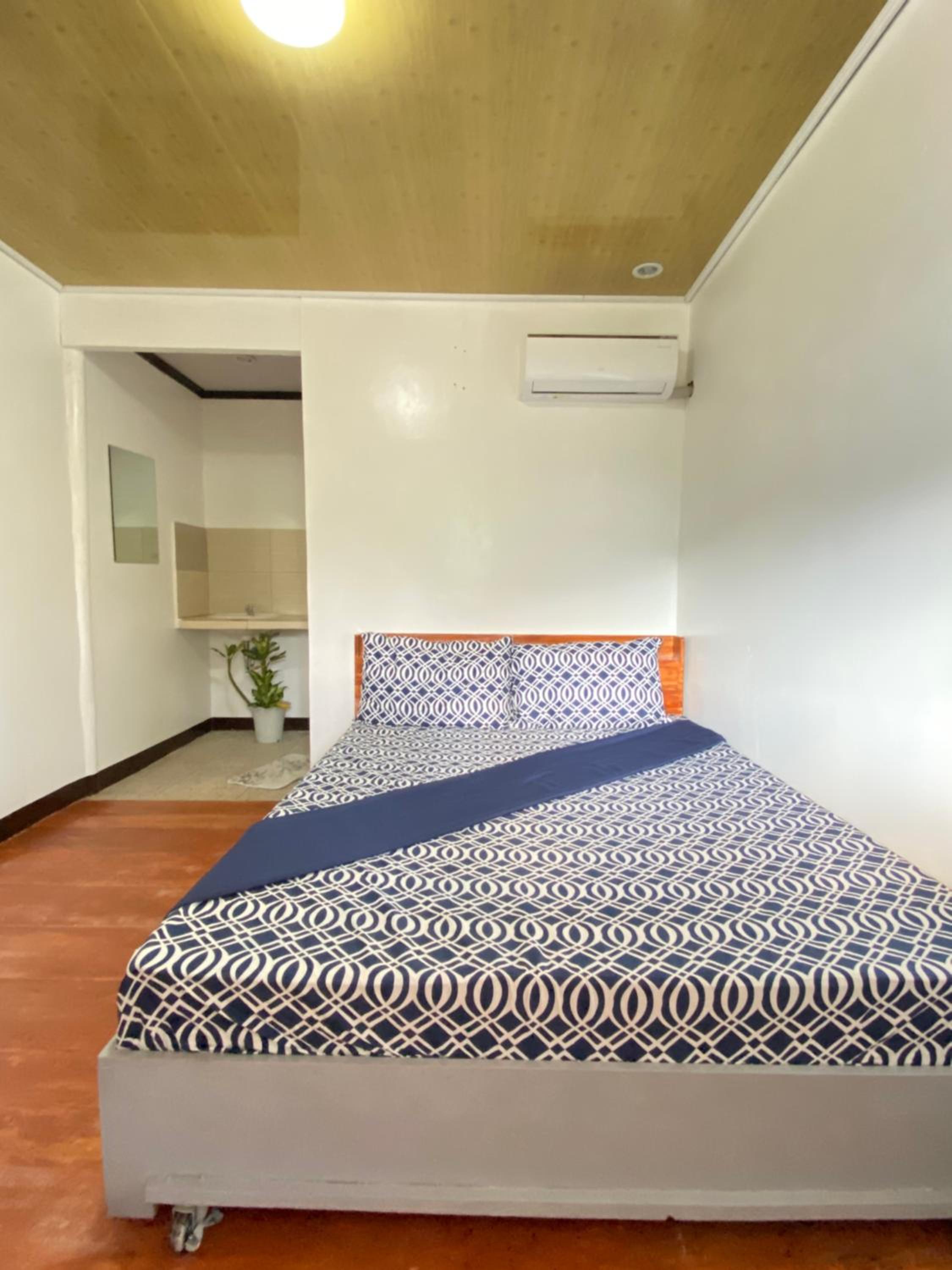 Apartment with Mountain View - Photo 7