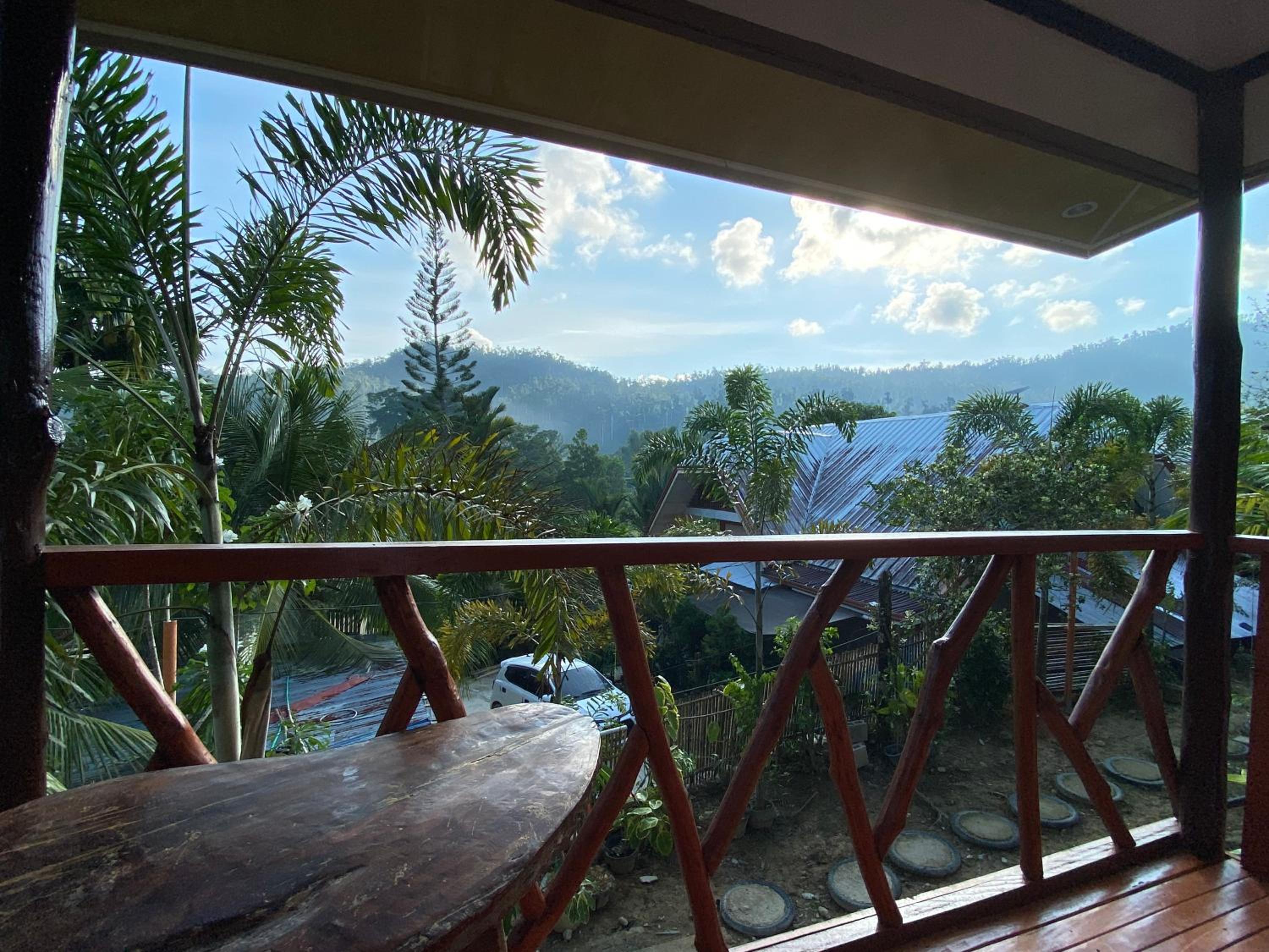 Apartment with Mountain View - Photo 8