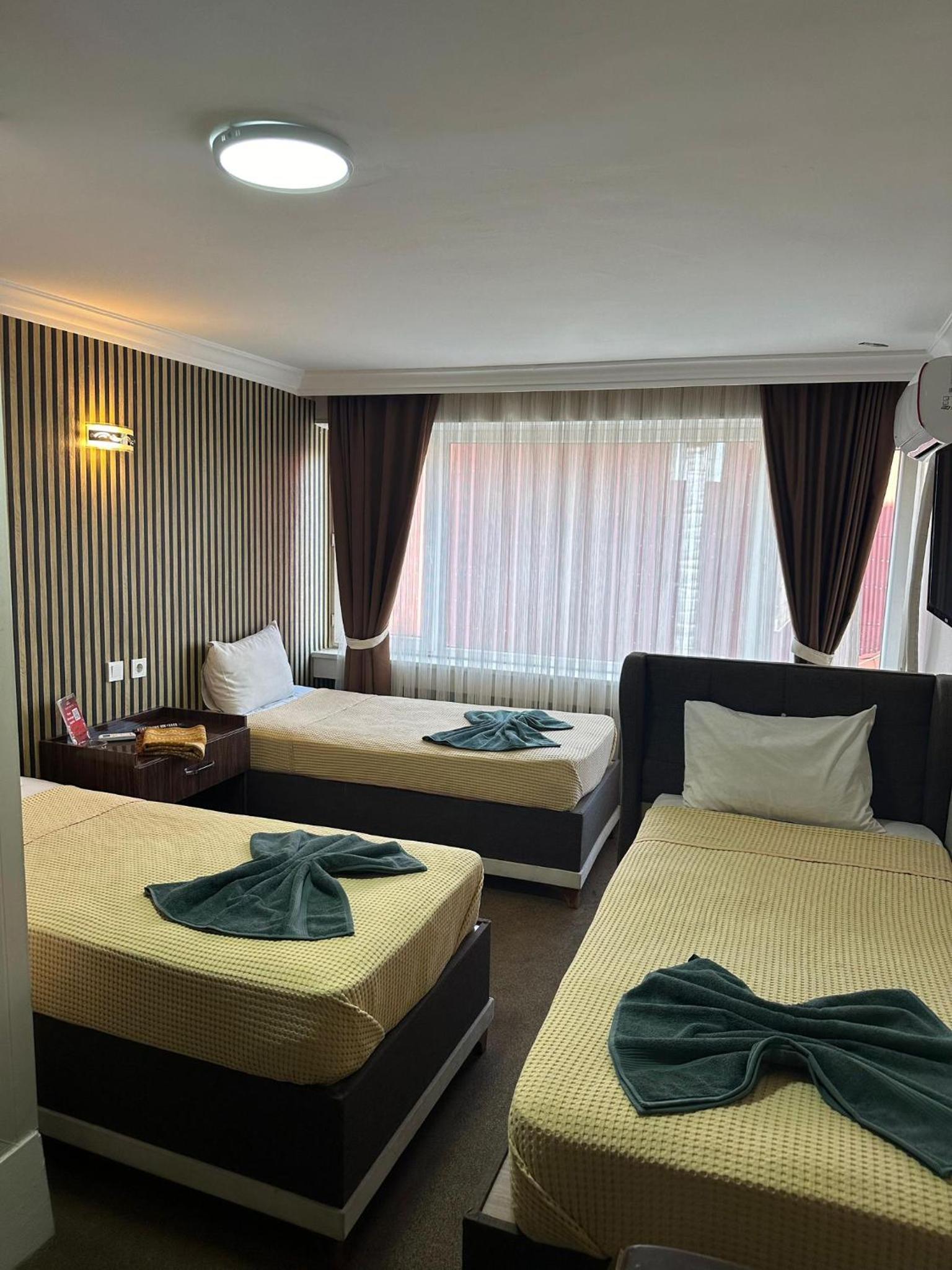 Triple Room with Private Bathroom photo 3