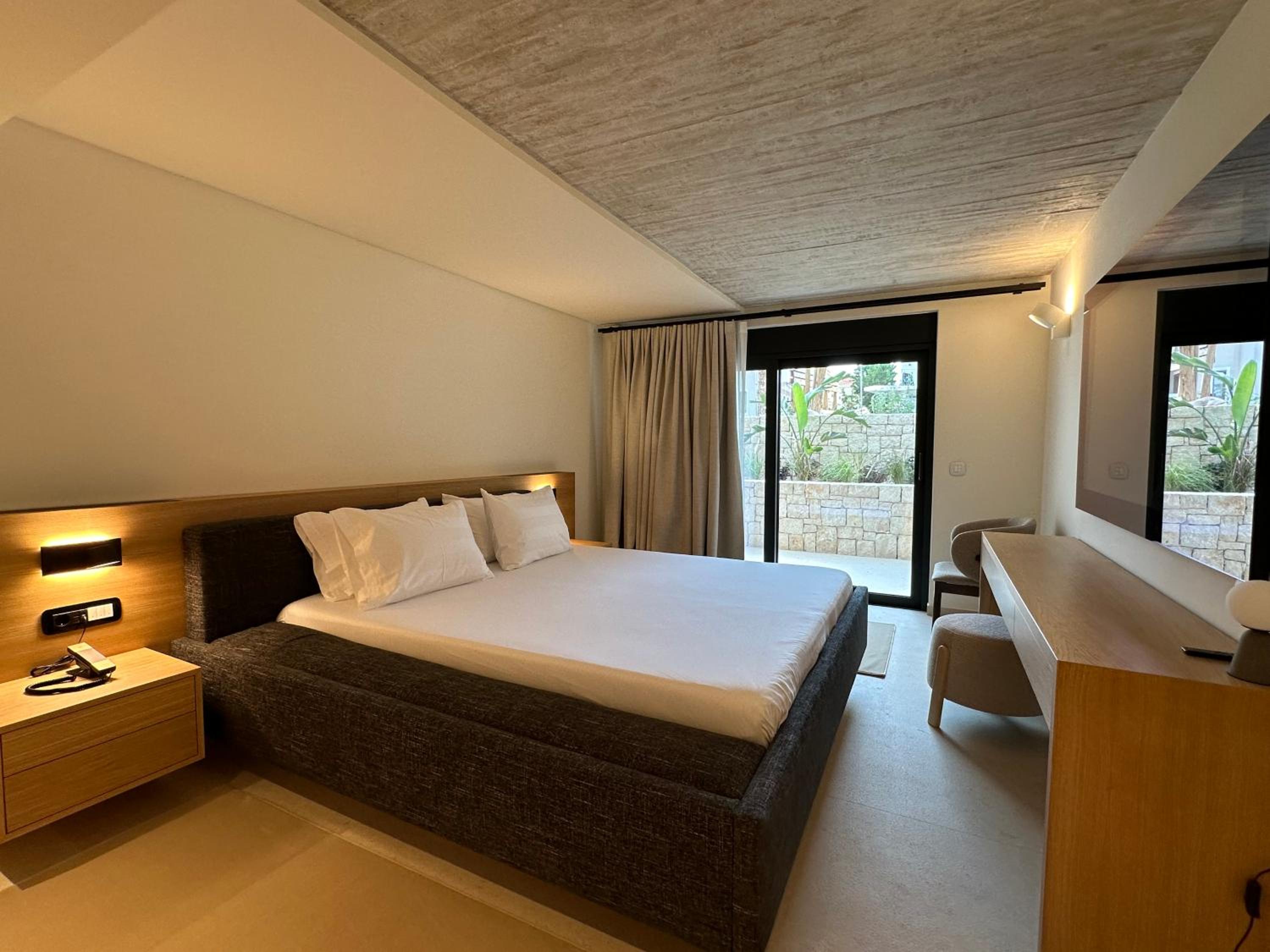 Grand Maisonette with Sea view and Private Pool  - Photo 17