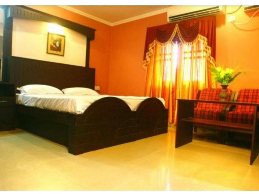 Deluxe King Room