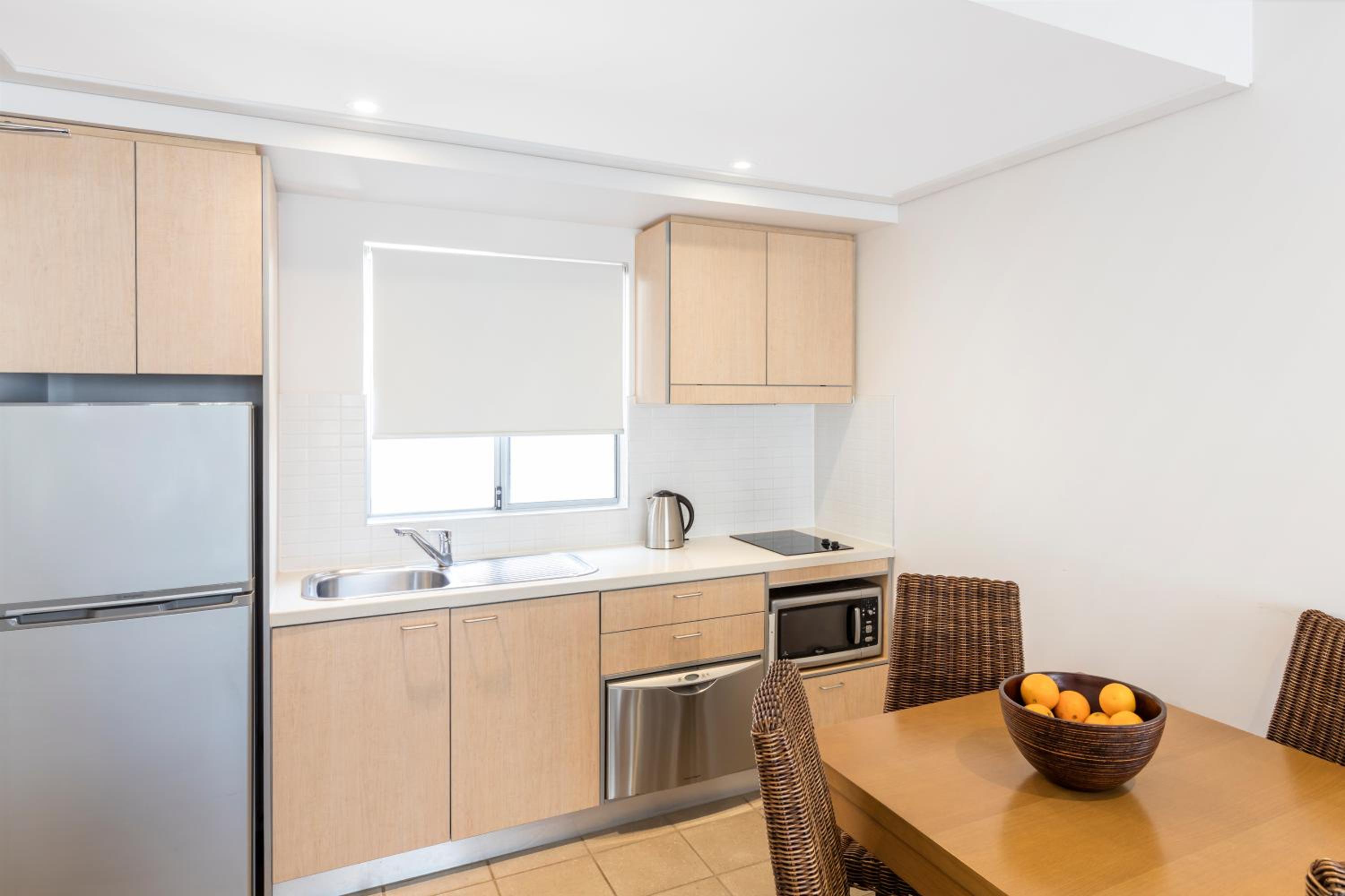 One-Bedroom Apartment - No Housekeeping - Photo 3