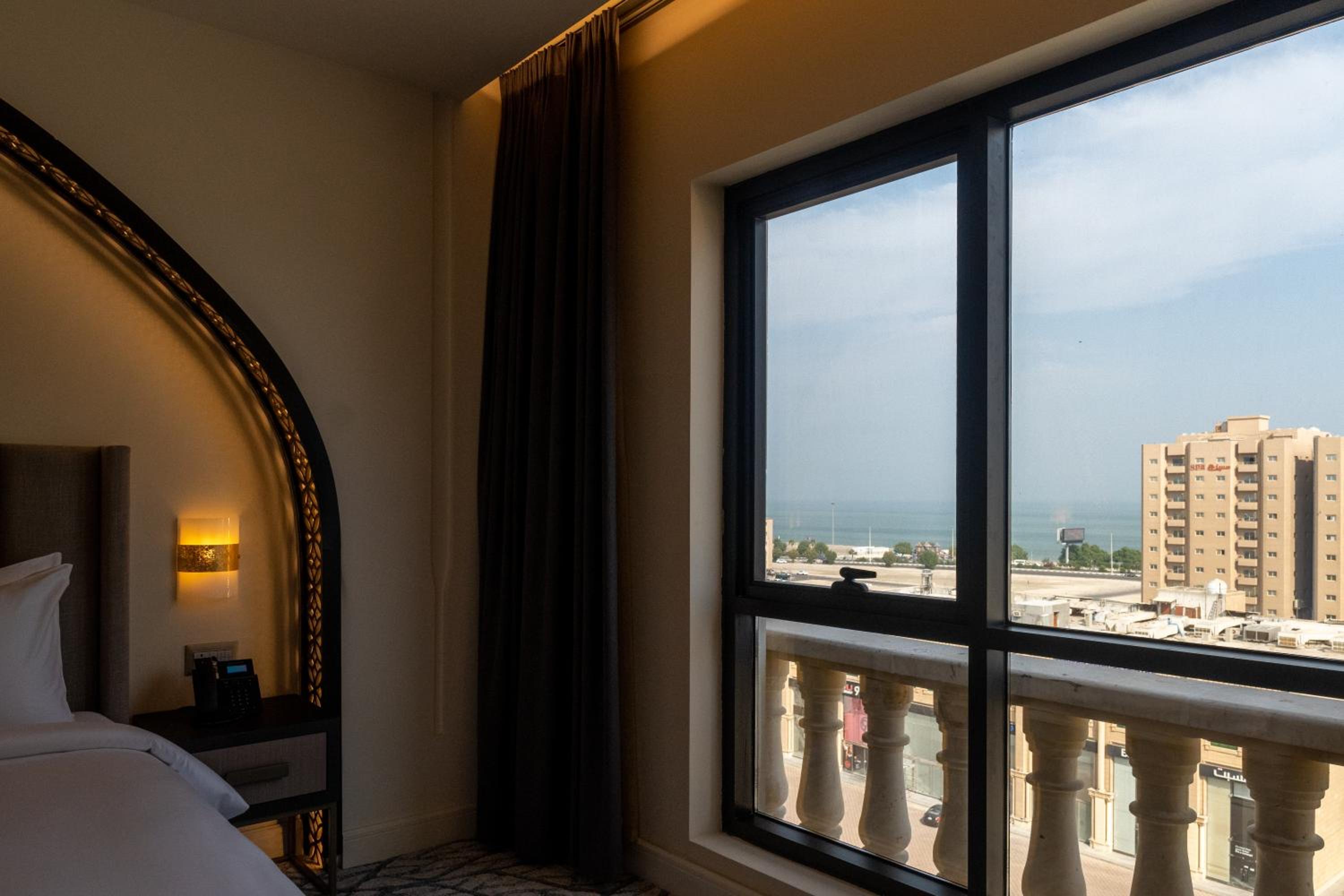Two-Bedroom Sea View photo 2