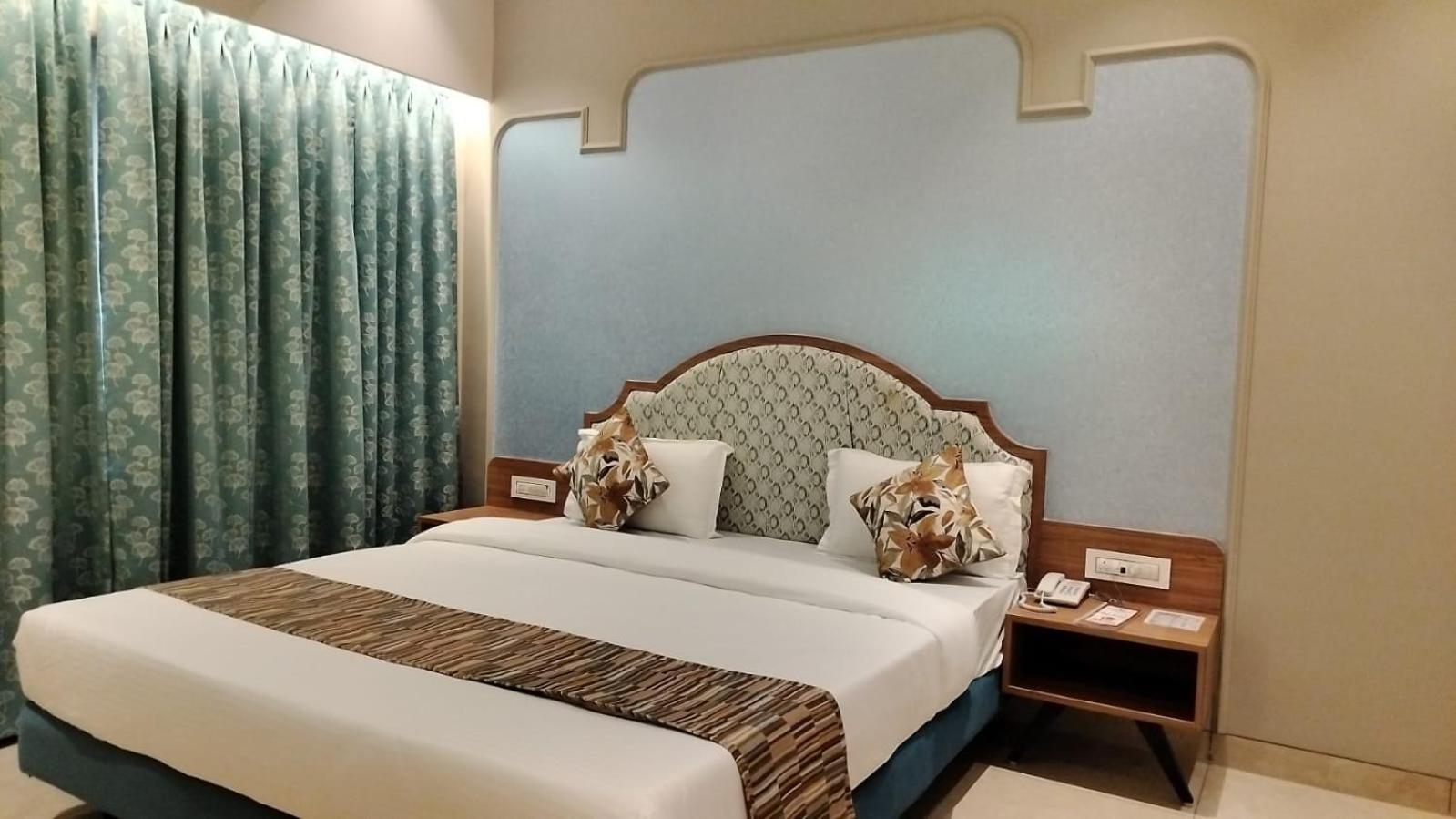 King Suite - Photo 2