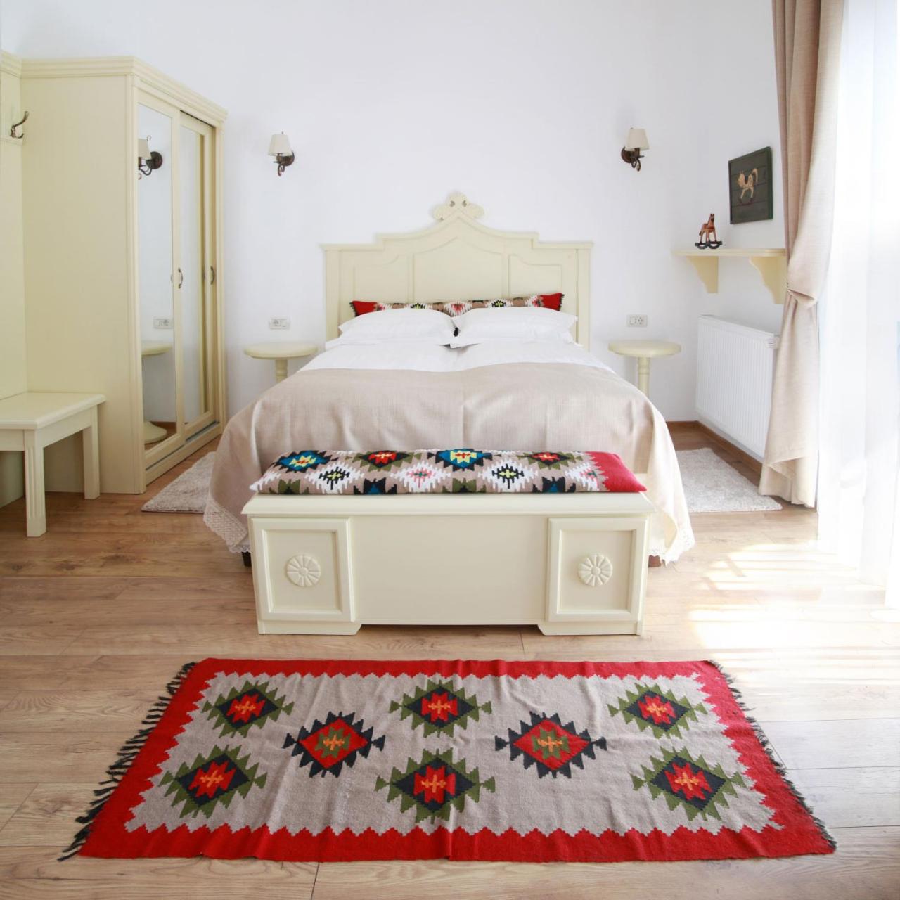Deluxe Room (2 Adults + 1 Child) photo 1