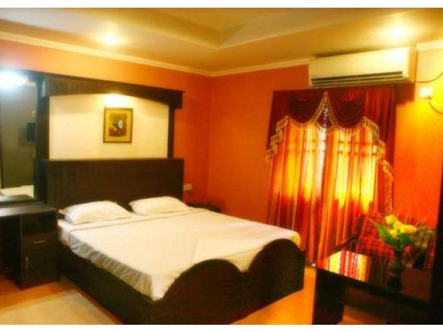 Deluxe King Room photo 3