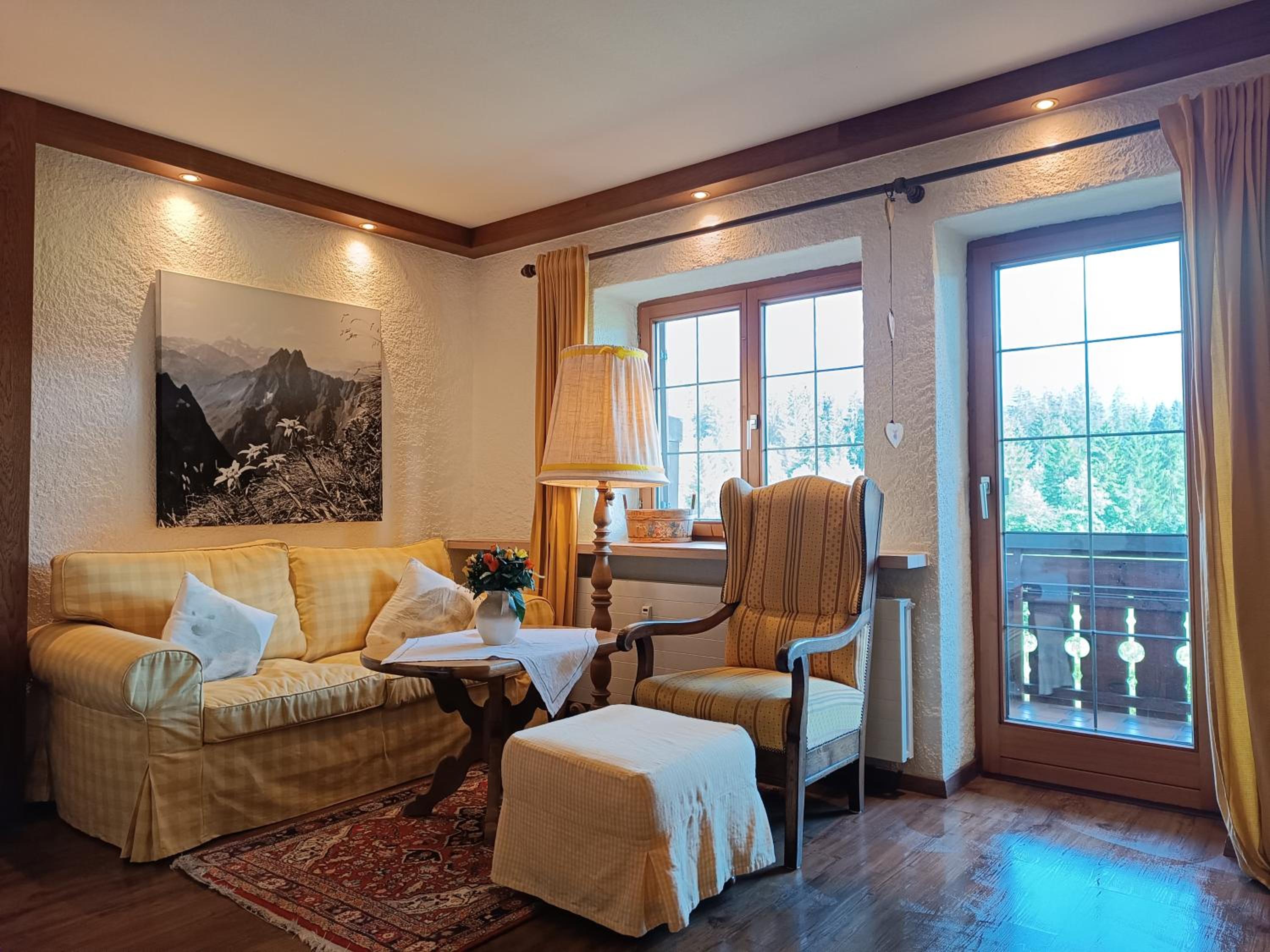 Apartment with Mountain View photo 1