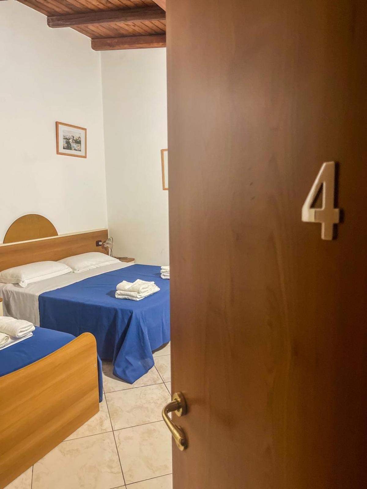 Large Double Room photo 3