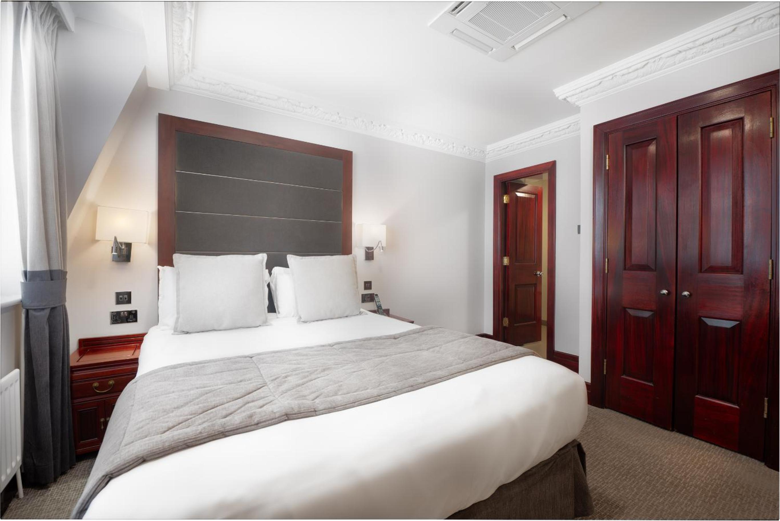 Executive Room photo 3