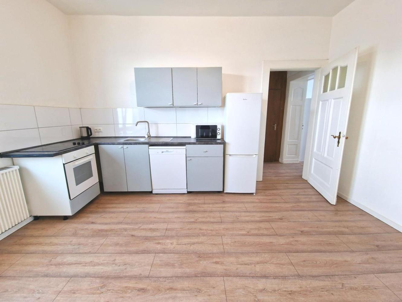 Apartment photo 2