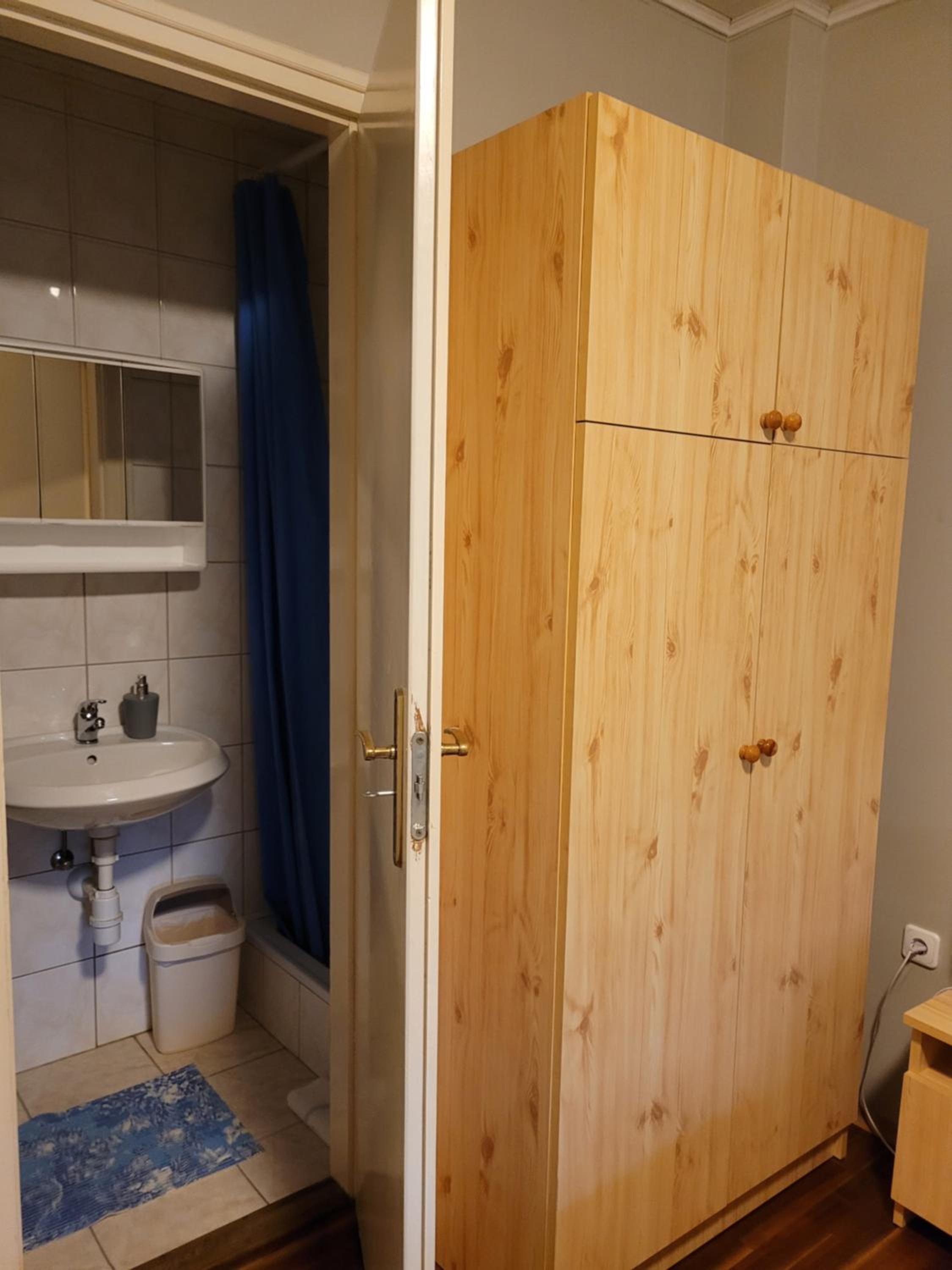 Double Room with Private Bathroom - Photo 2