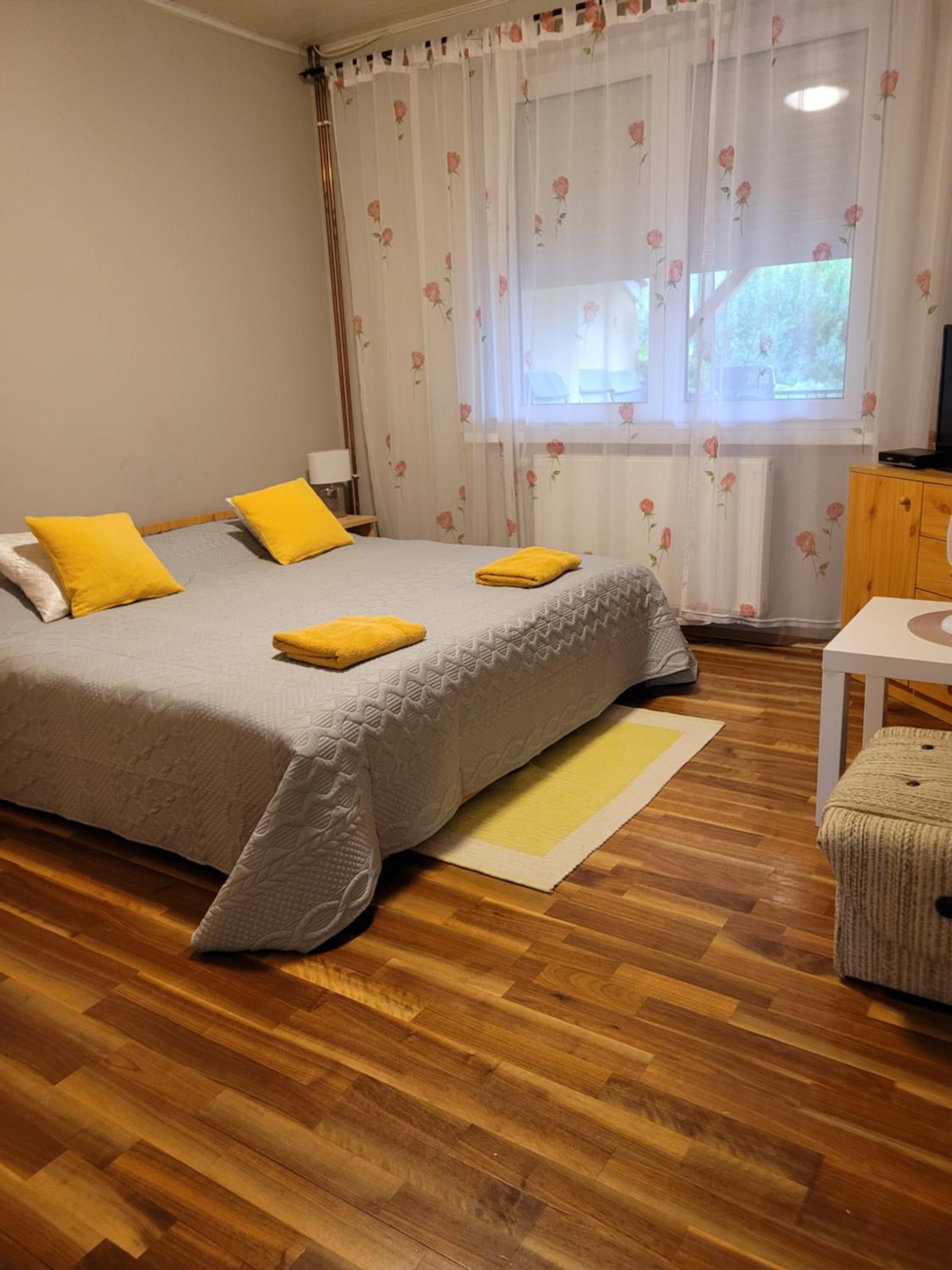 Double Room with Private Bathroom - Photo 3