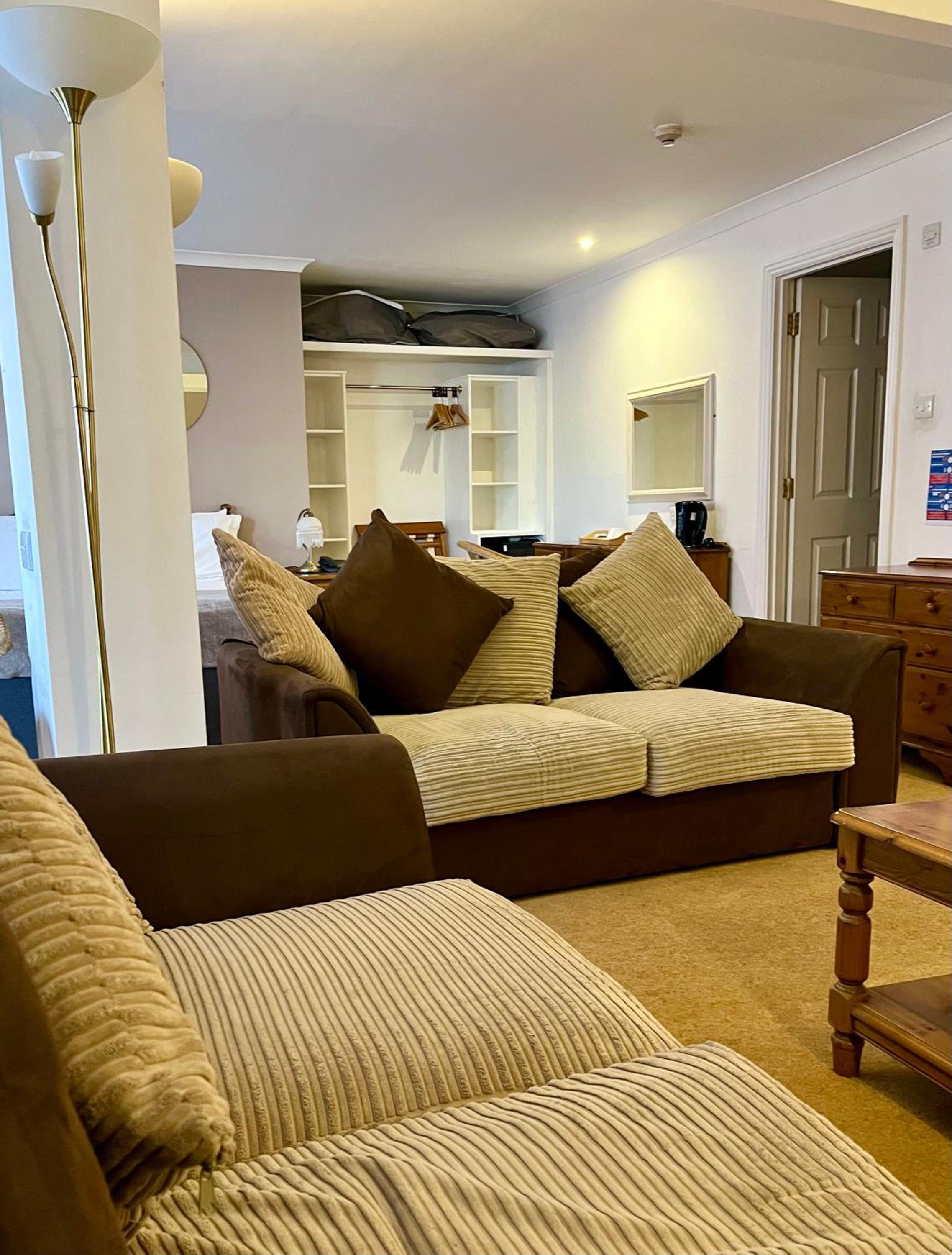Family Room - Photo 2