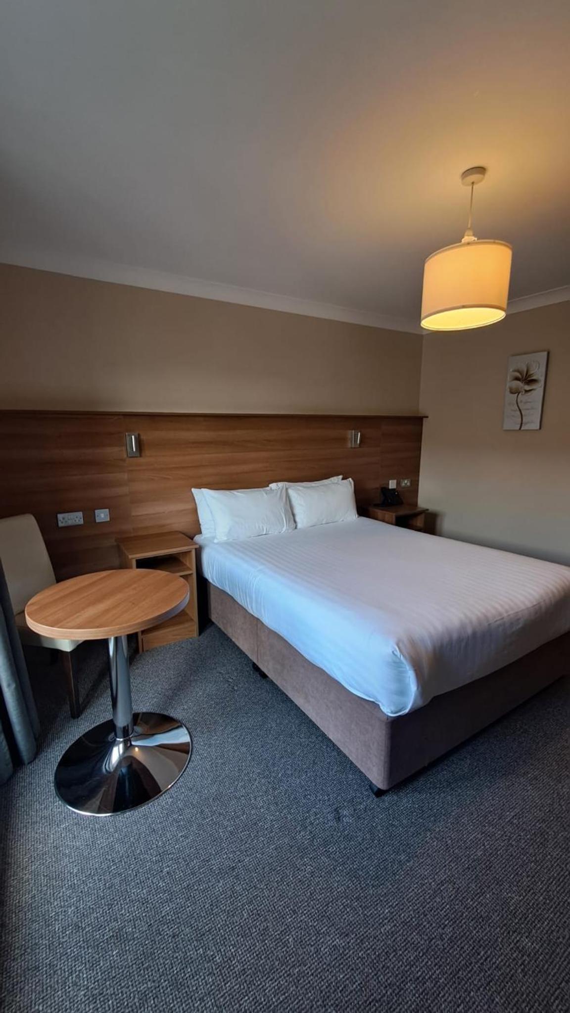 Double Room - Photo 7
