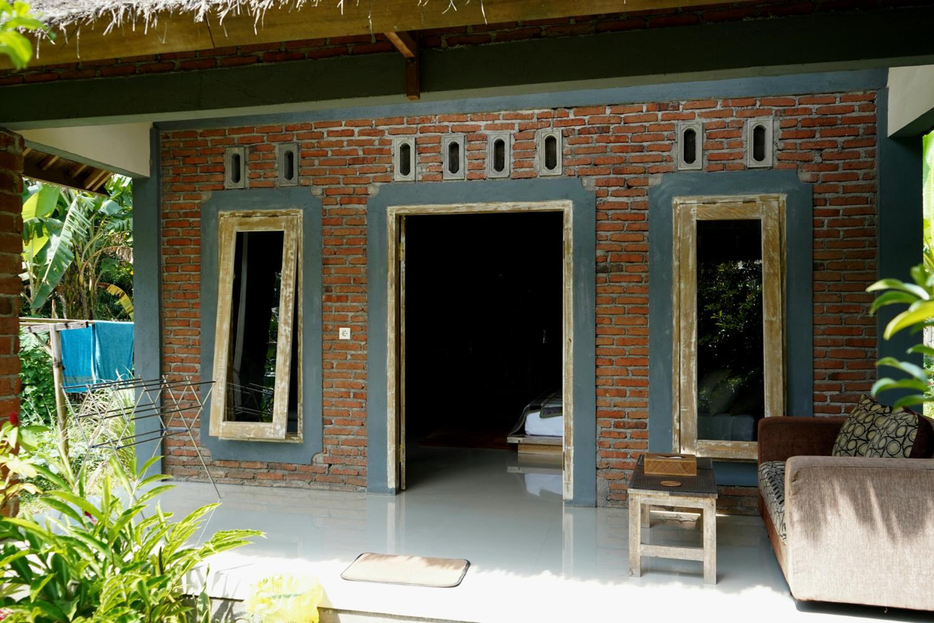 Superior Family Room - Photo 5