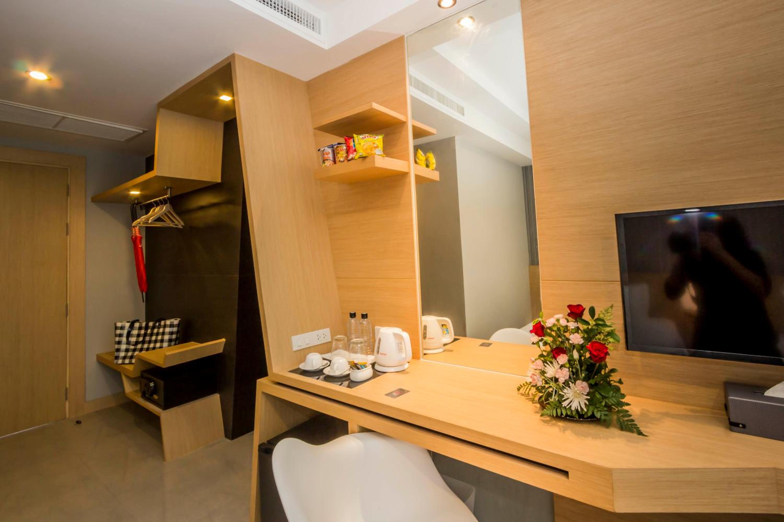 Deluxe Double Room with Balcony photo 3